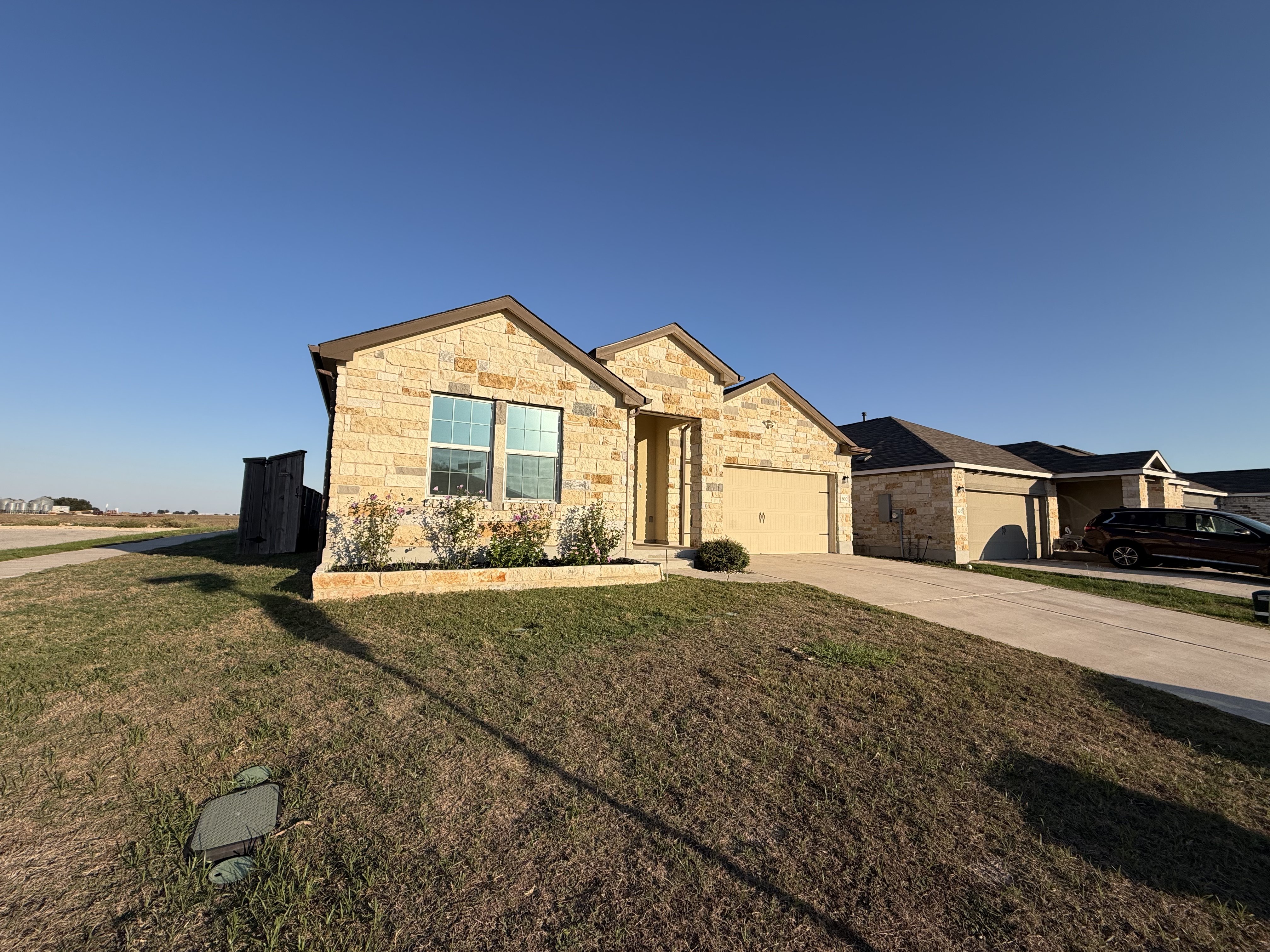 Photo 26 of 28 of 300 Arnage Dr, Hutto, TX