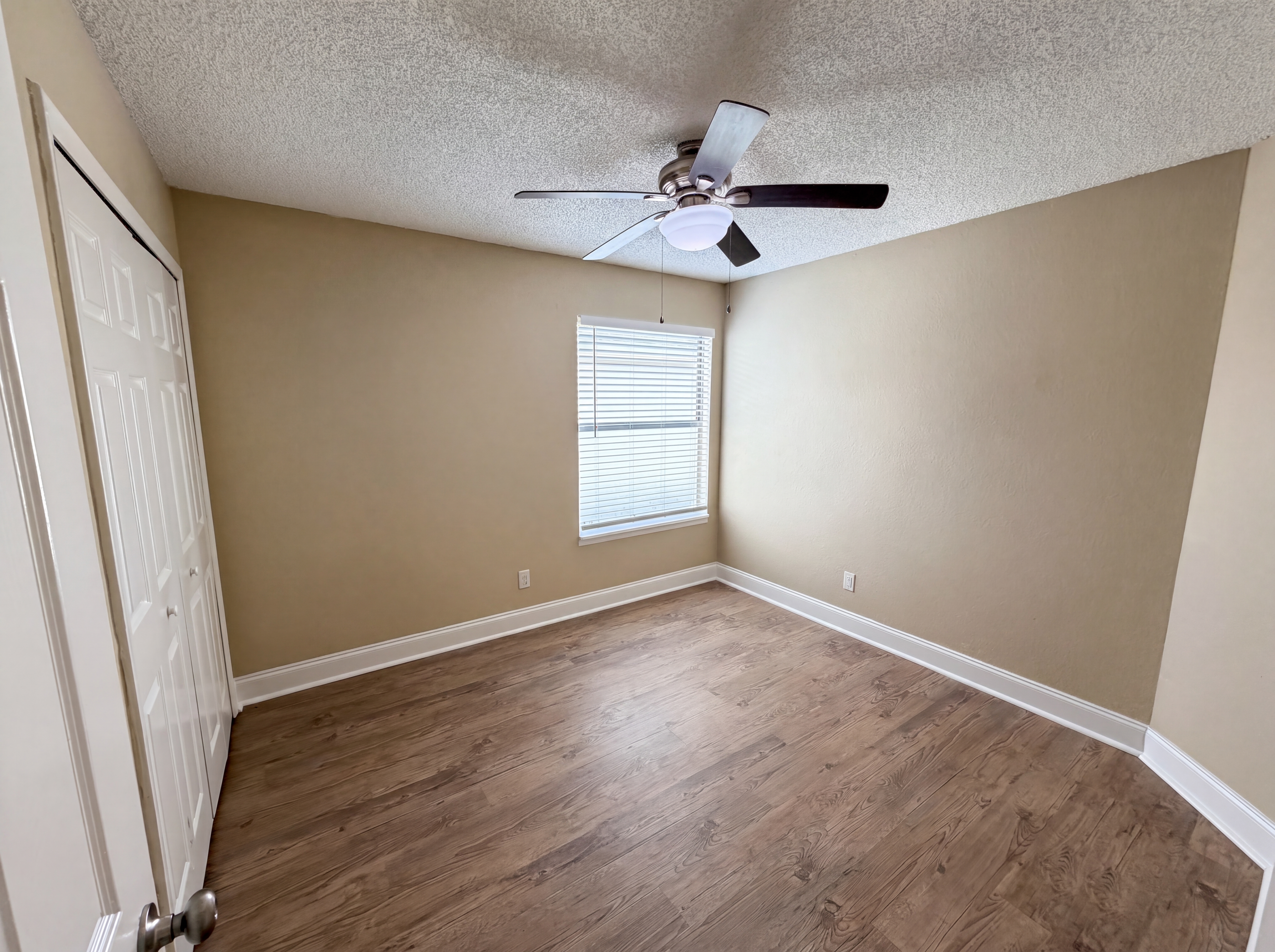 Photo 12 of 25 of 5447 Blueberry Dr, Orlando, FL
