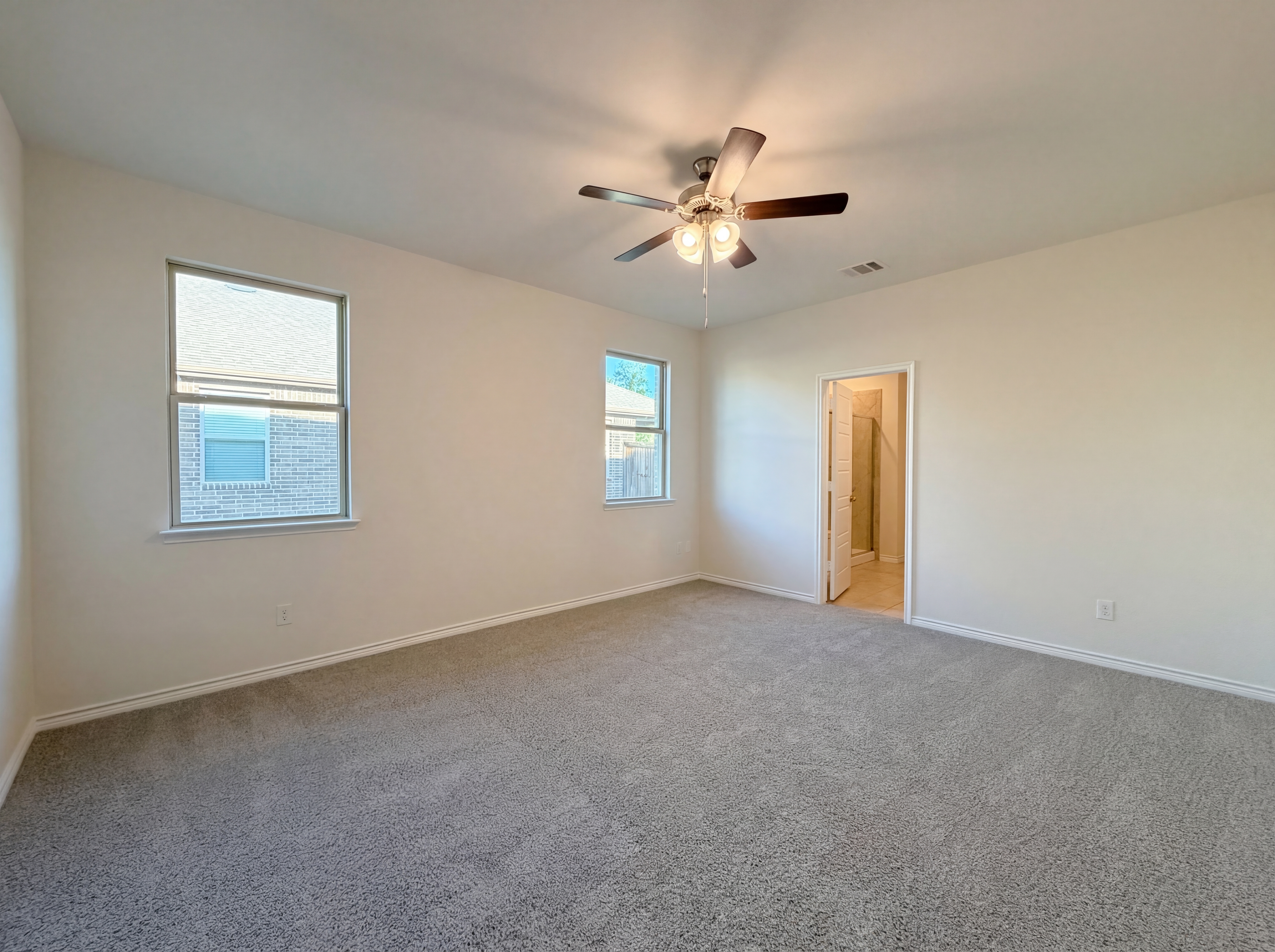 Photo 4 of 25 of 1012 Crepe Myrtle Ln, Anna, TX