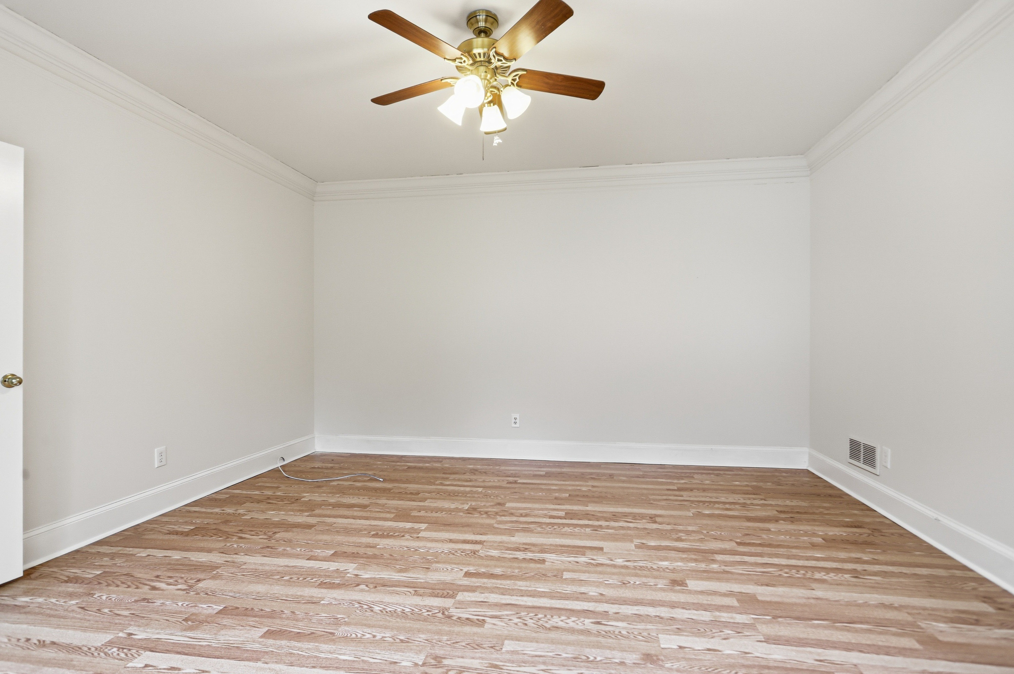 Photo 19 of 28 of 1102 Timber Glen Ct SW, Lilburn, GA