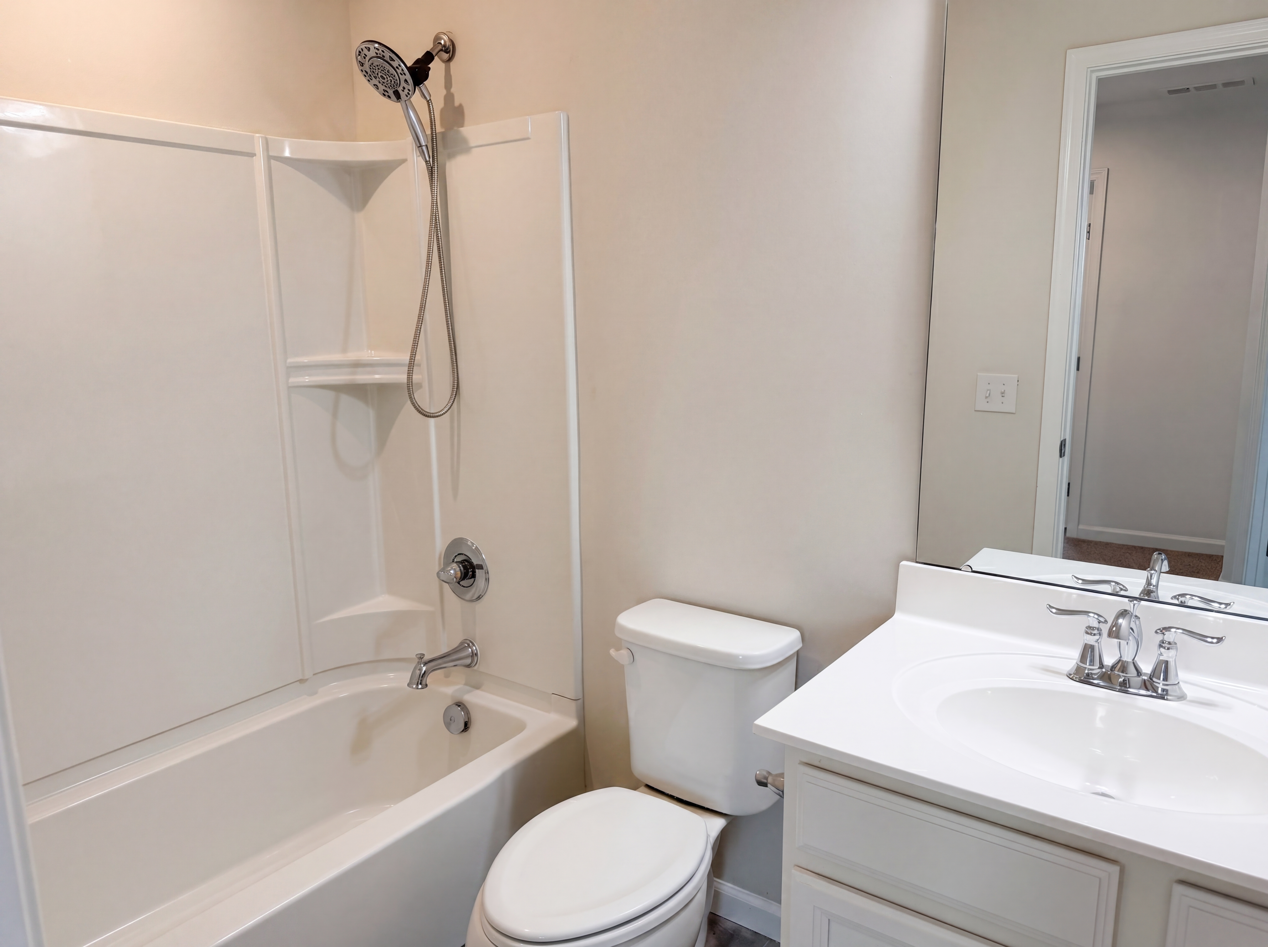 Photo 6 of 22 of 9200 Nash Ln, North Ridgeville, OH