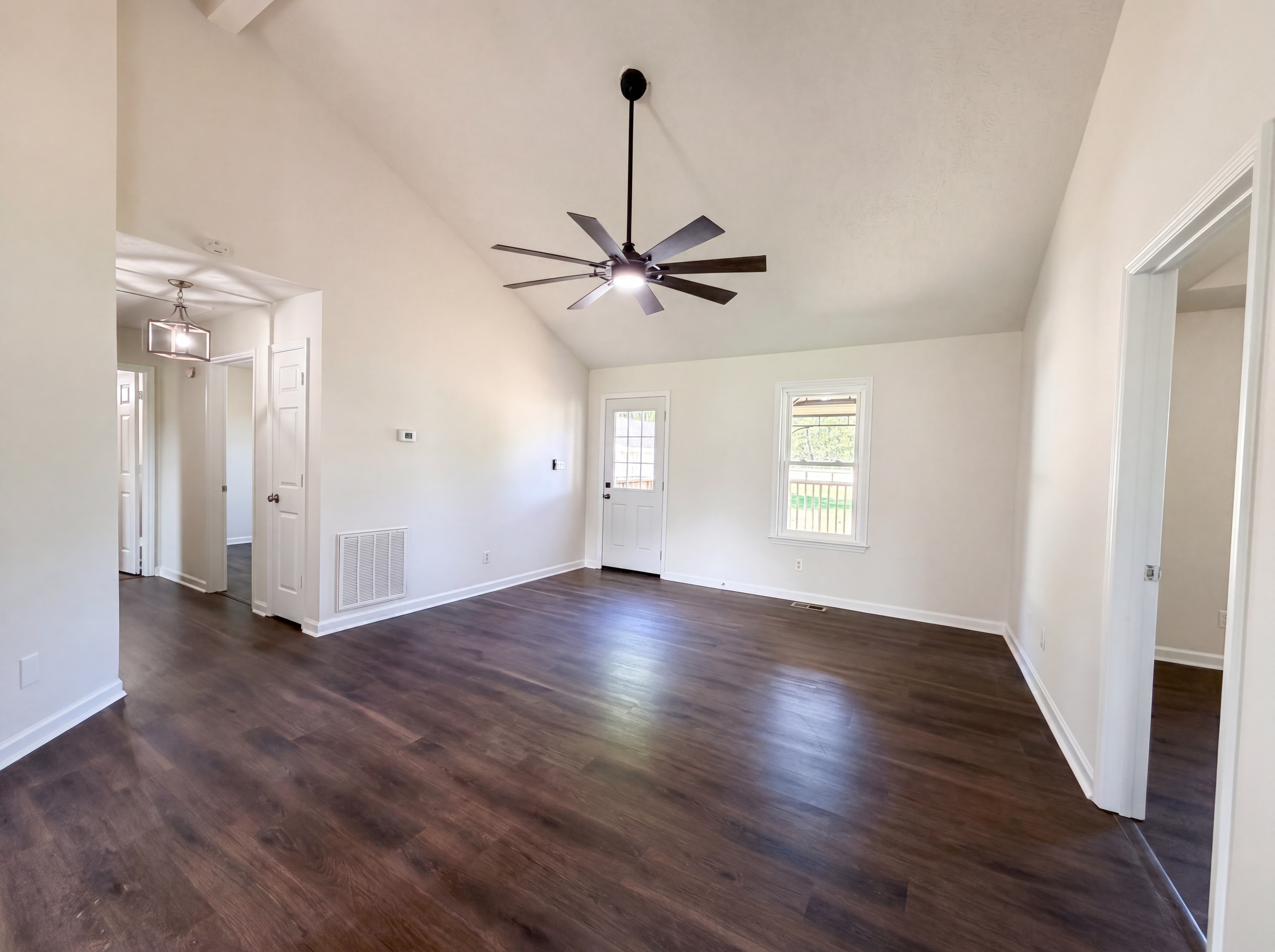 Photo 7 of 21 of 3849 Hearthstone Dr, Chapel Hill, TN