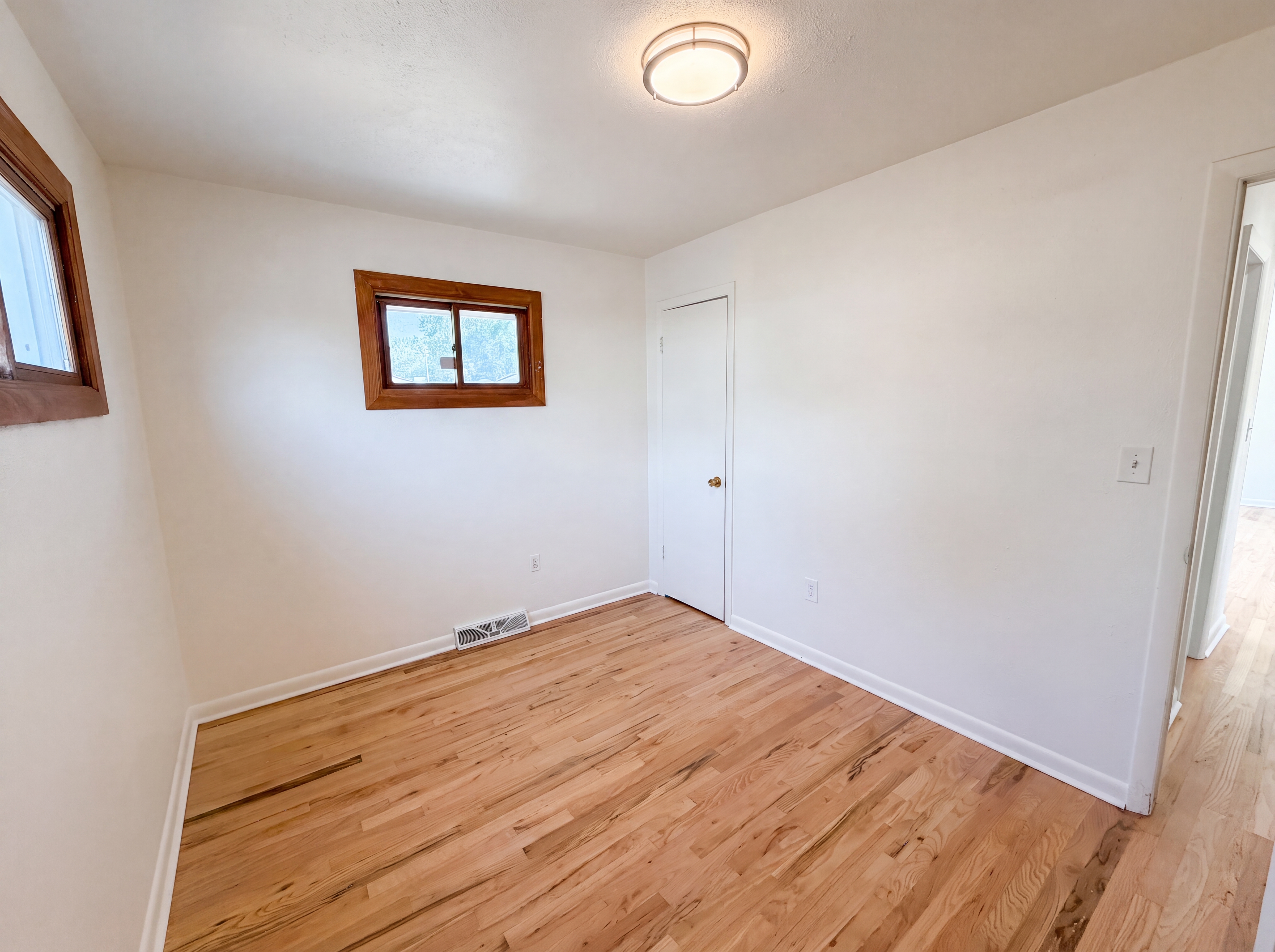 Photo 11 of 23 of 9190 Cypress Dr, Thornton, CO