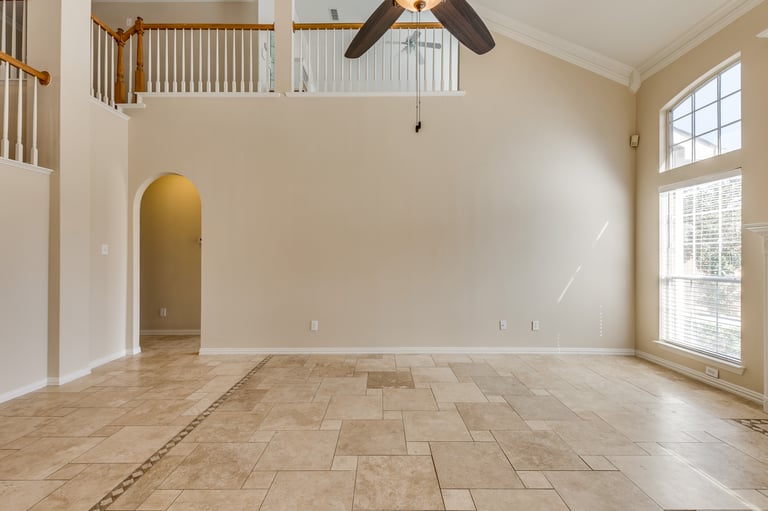 Photo 14 of 36 - 5700 Christy Ln, Haltom City, TX 76137