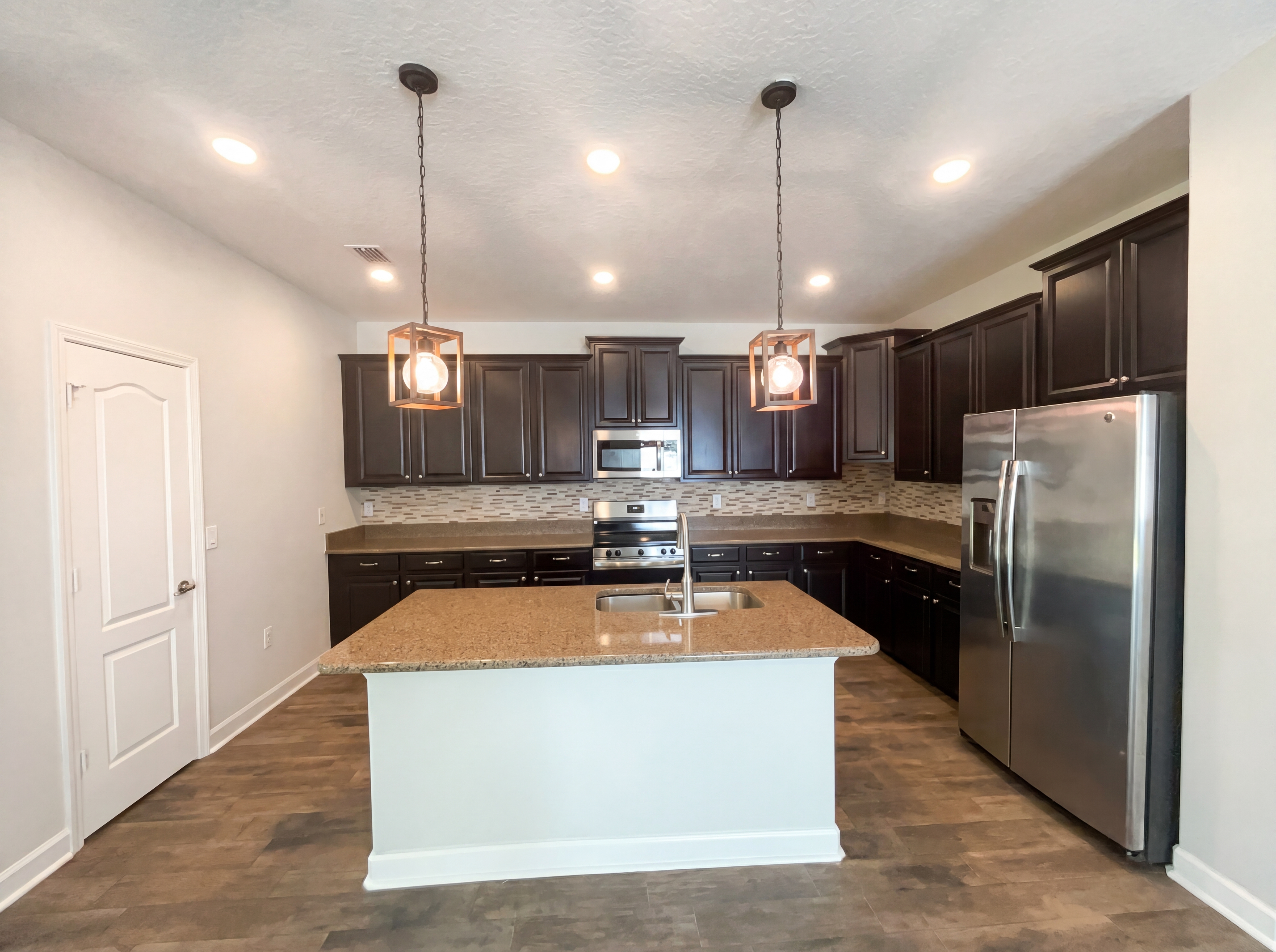 Photo 2 of 34 of 2200 Romanum Dr, Winter Garden, FL