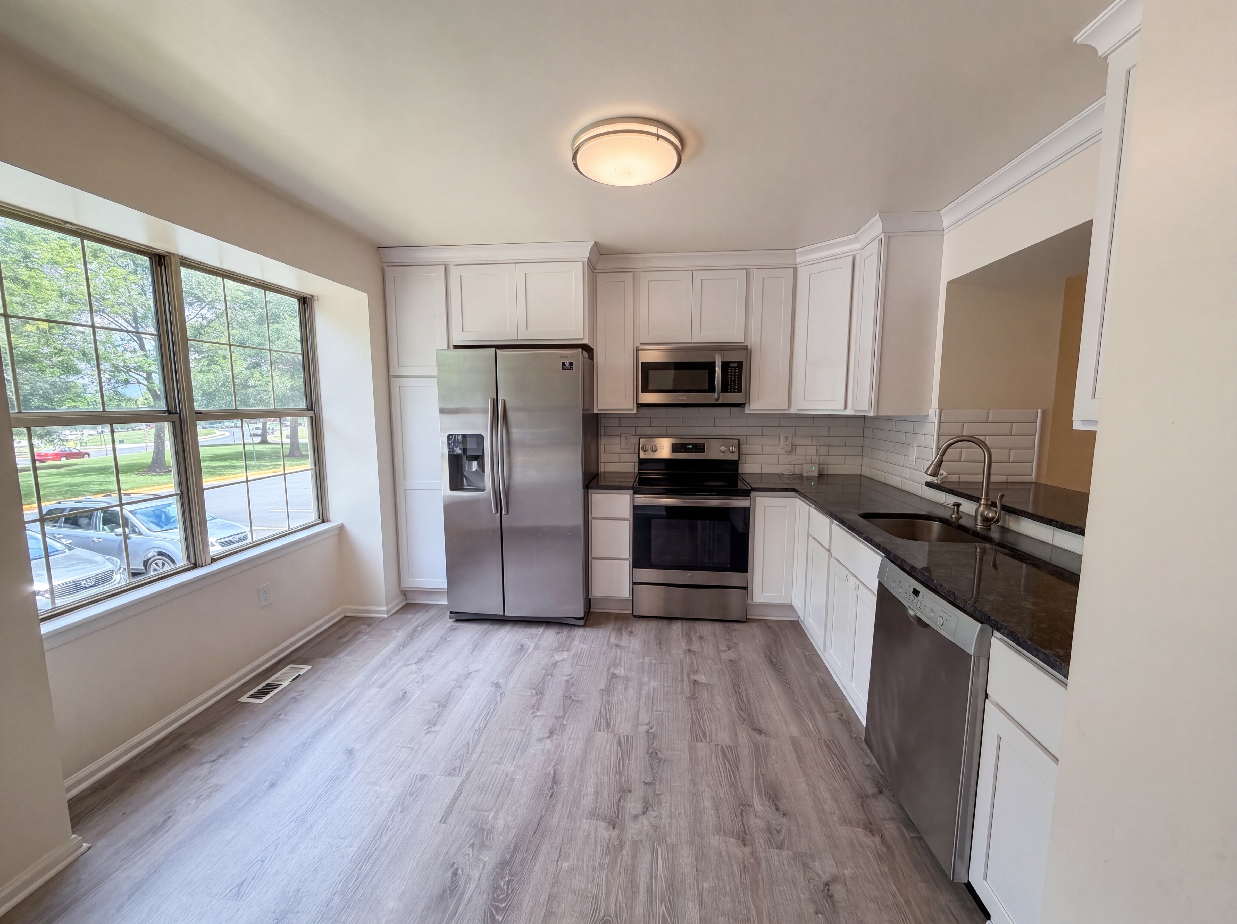 Photo 7 of 53 of 8641 Centerton Ln, Manassas, VA