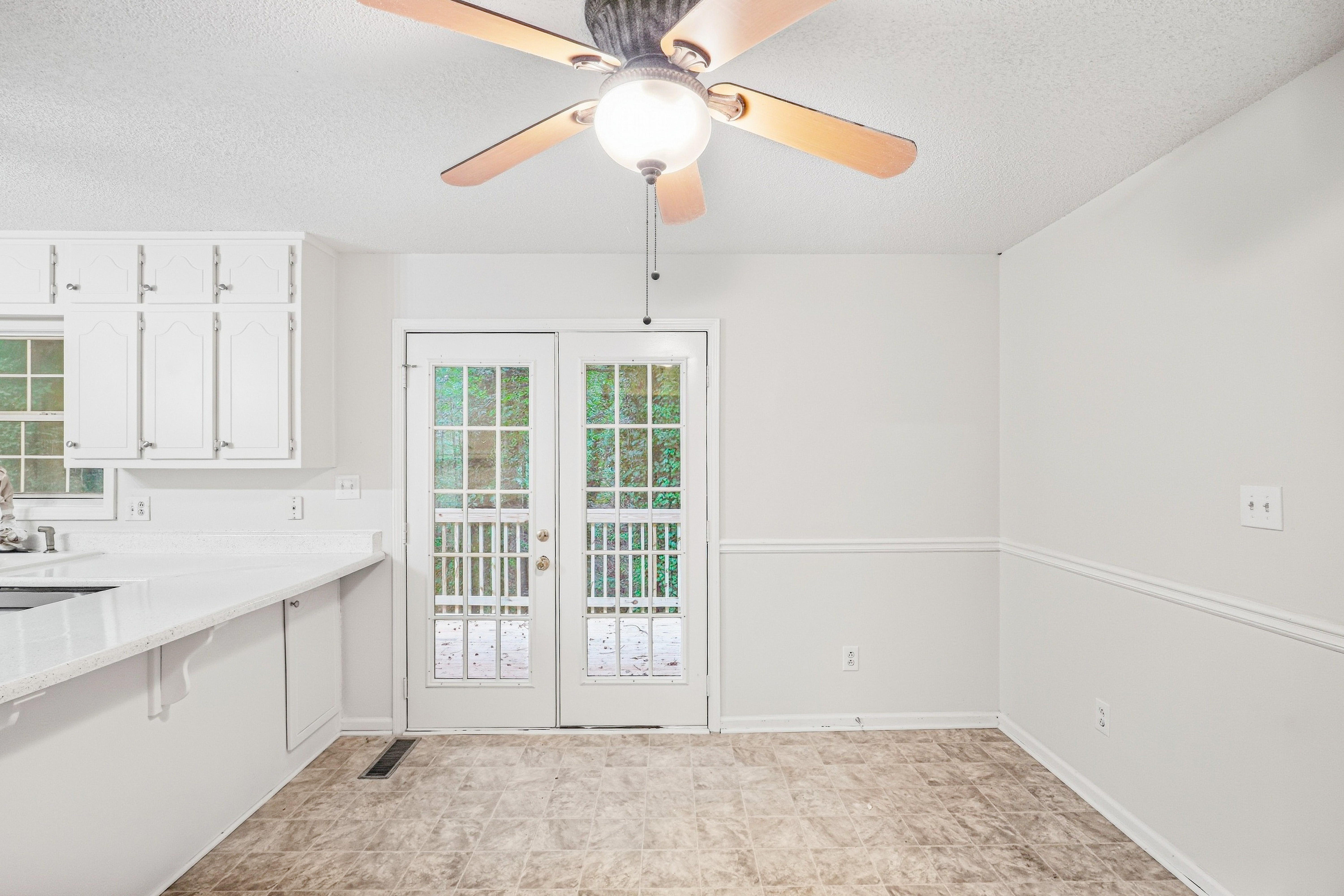 Photo 2 of 24 of 2158 Chambers Rd, McDonough, GA