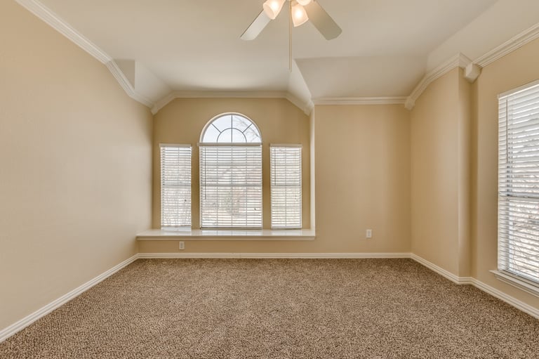 Photo 25 of 36 - 5700 Christy Ln, Haltom City, TX 76137