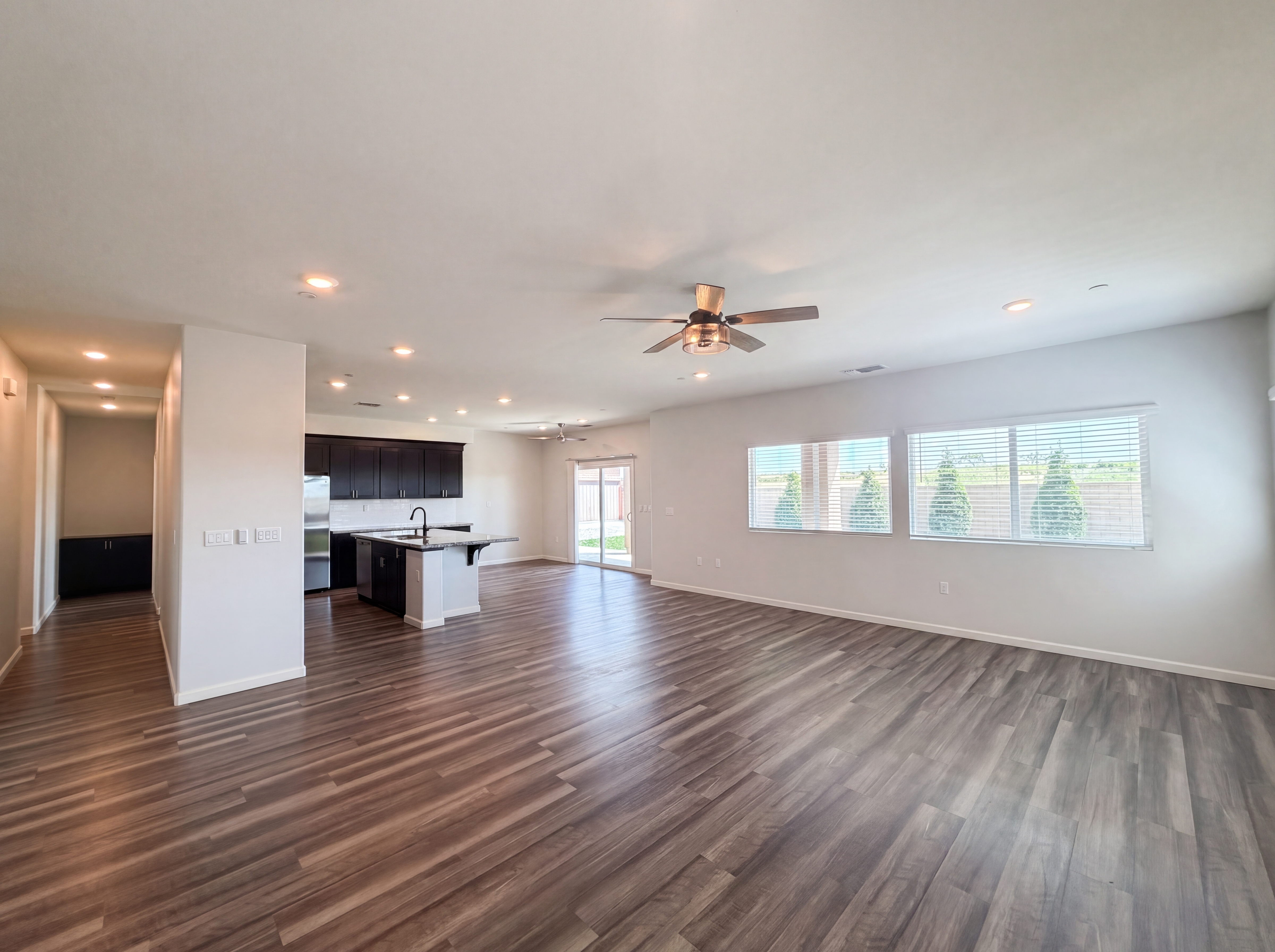 Photo 8 of 54 of 1187 Bordeaux Ct, Olivehurst, CA