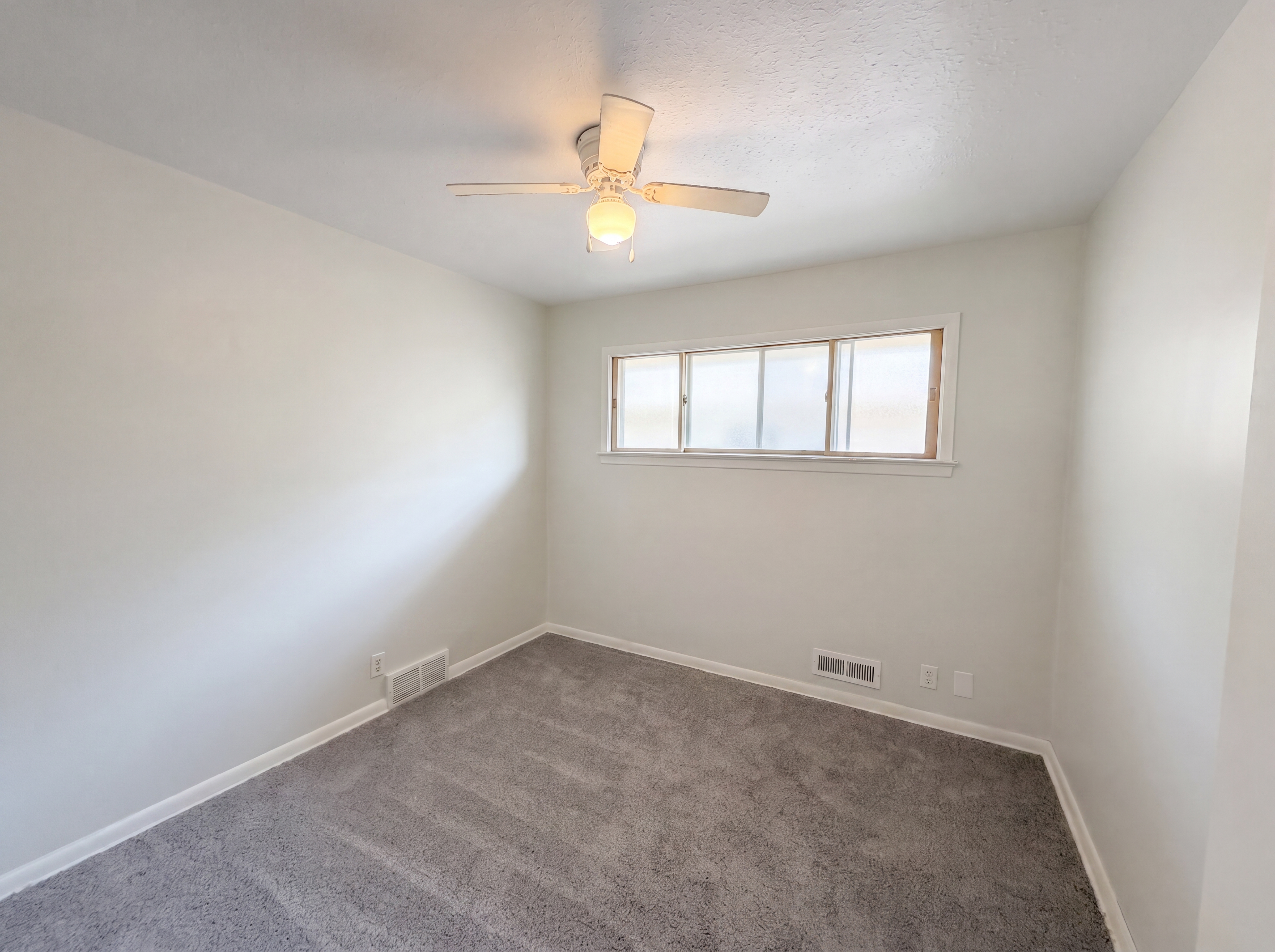 Photo 8 of 19 of 13606 Carpenter Rd, Cleveland, OH