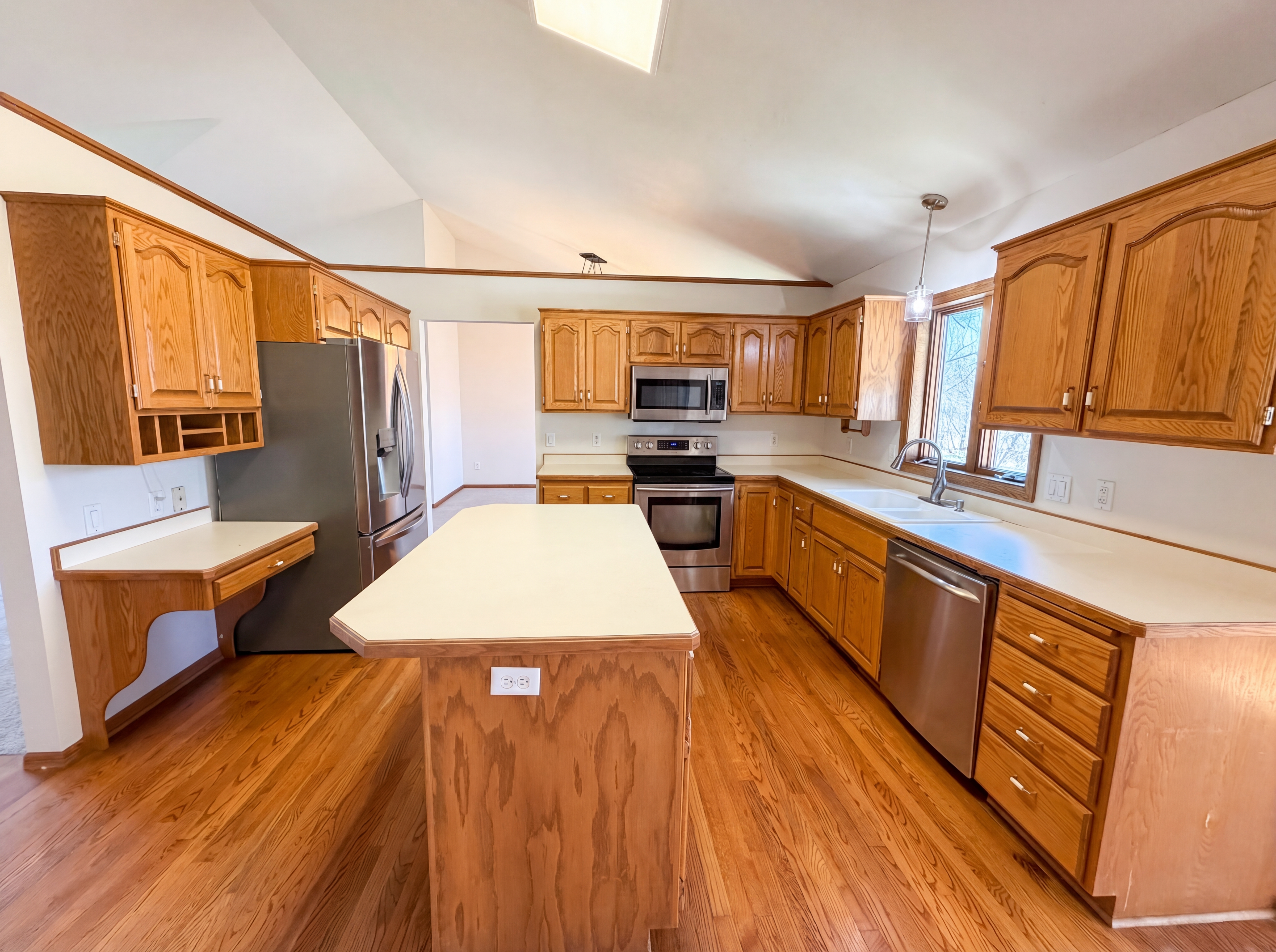 Photo 14 of 38 of 8433 Upland Ln N, Maple Grove, MN