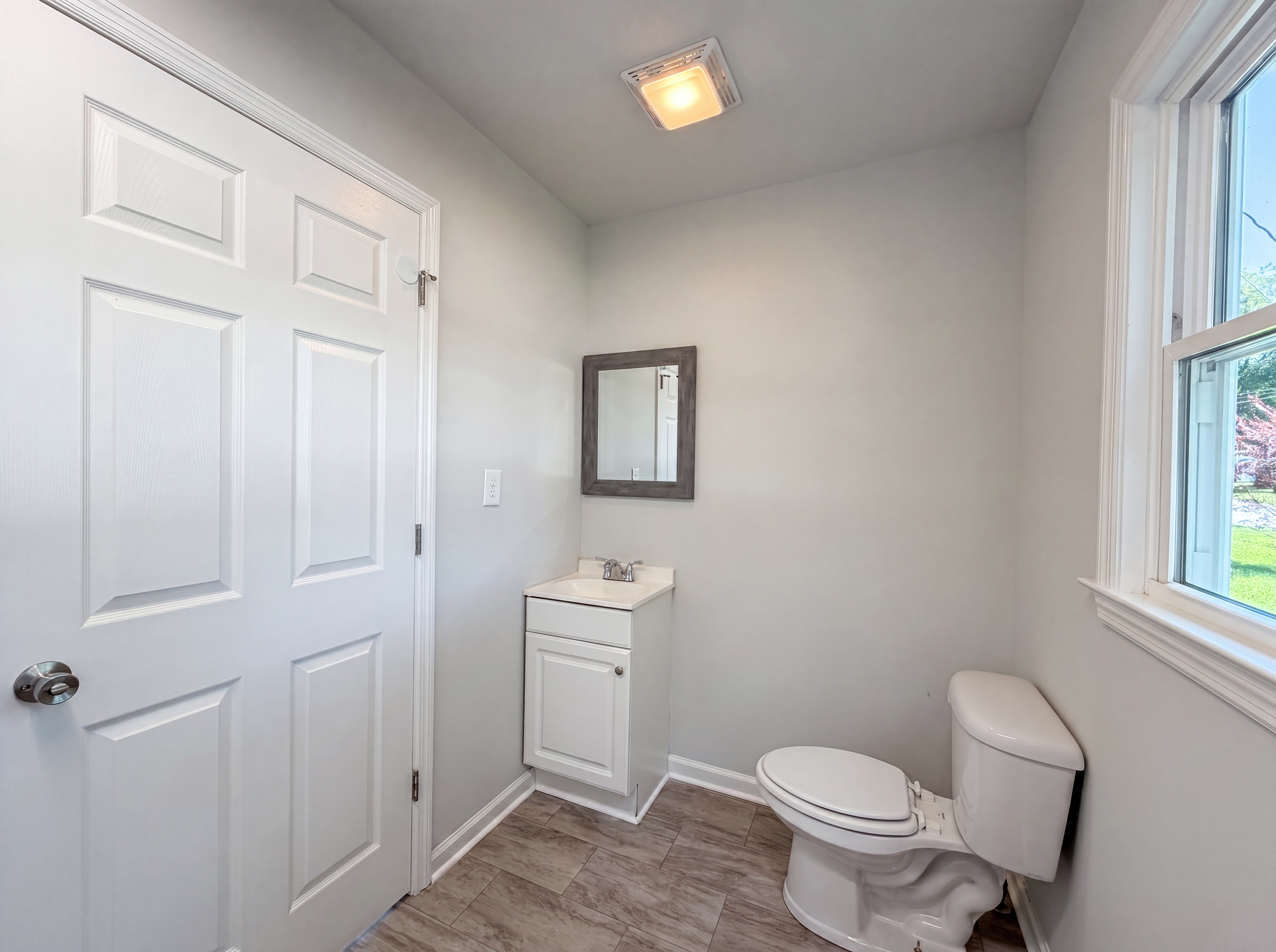 Photo 14 of 19 of 1036 E Commerce St, Lewisburg, TN