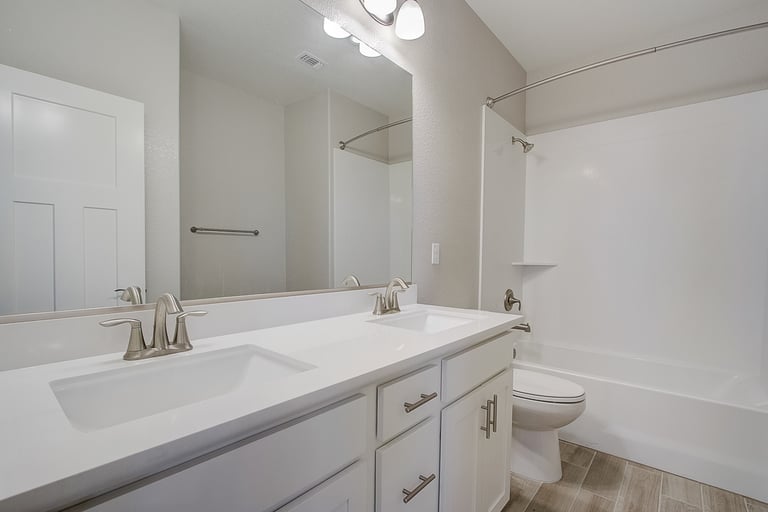Photo 25 of 30 - 1914 Herrera Dr, Woodland, CA 95776