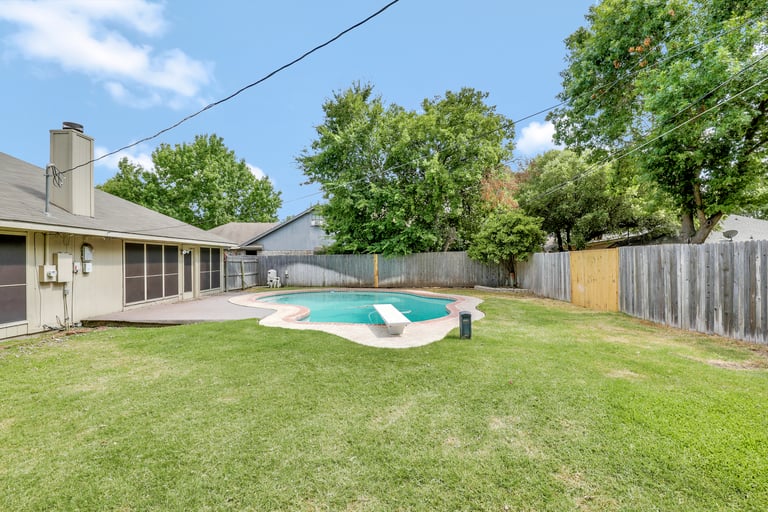 Photo 21 of 22 - 6312 Brookmont Ct, Arlington, TX 76018