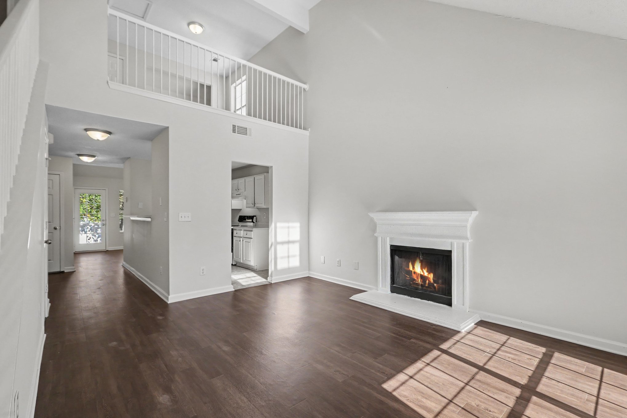 Photo 3 of 23 of 4131 Ravenwood Ct, Union City, GA