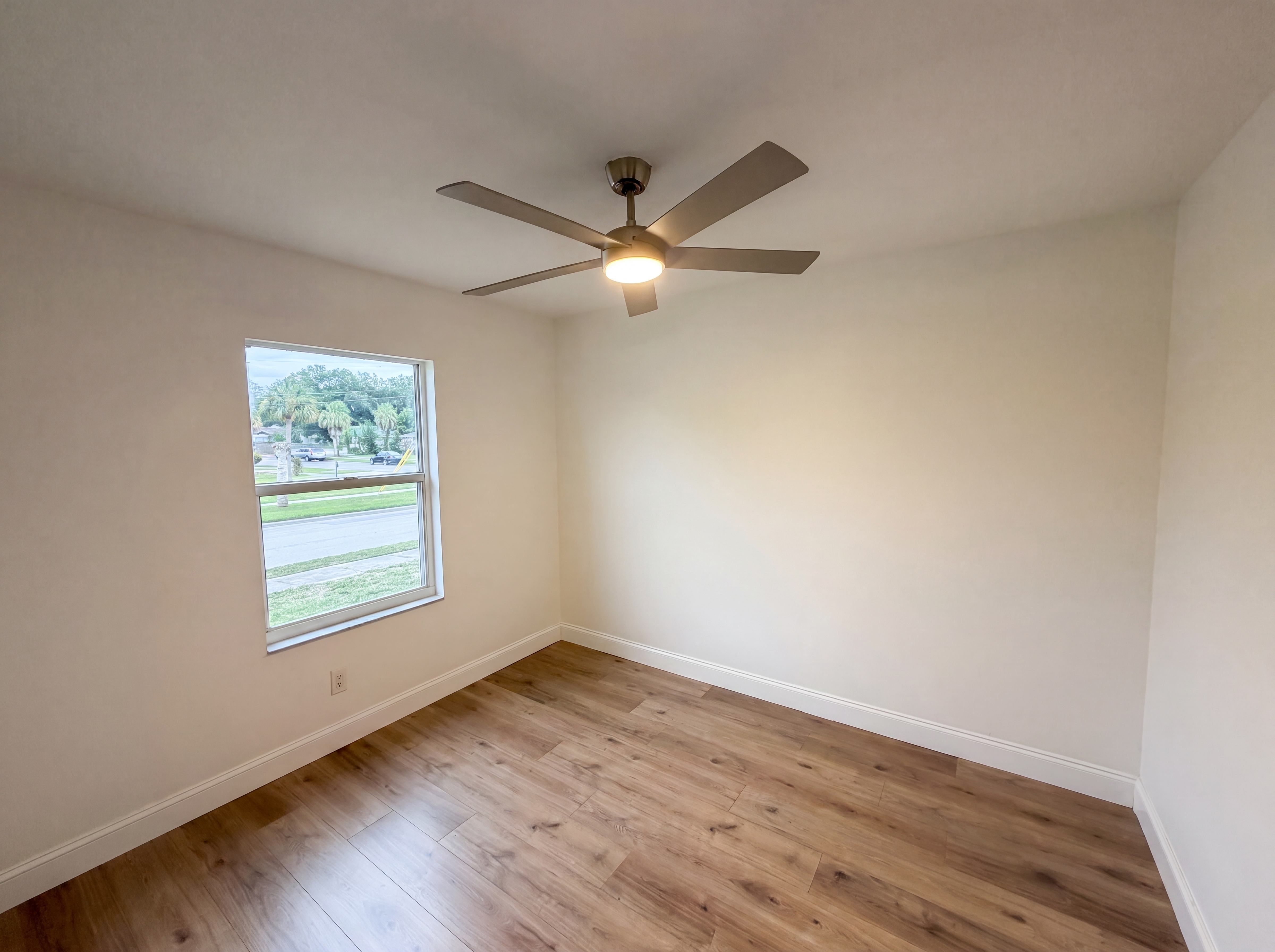 Photo 20 of 25 of 845 40th Ave S, Saint Petersburg, FL