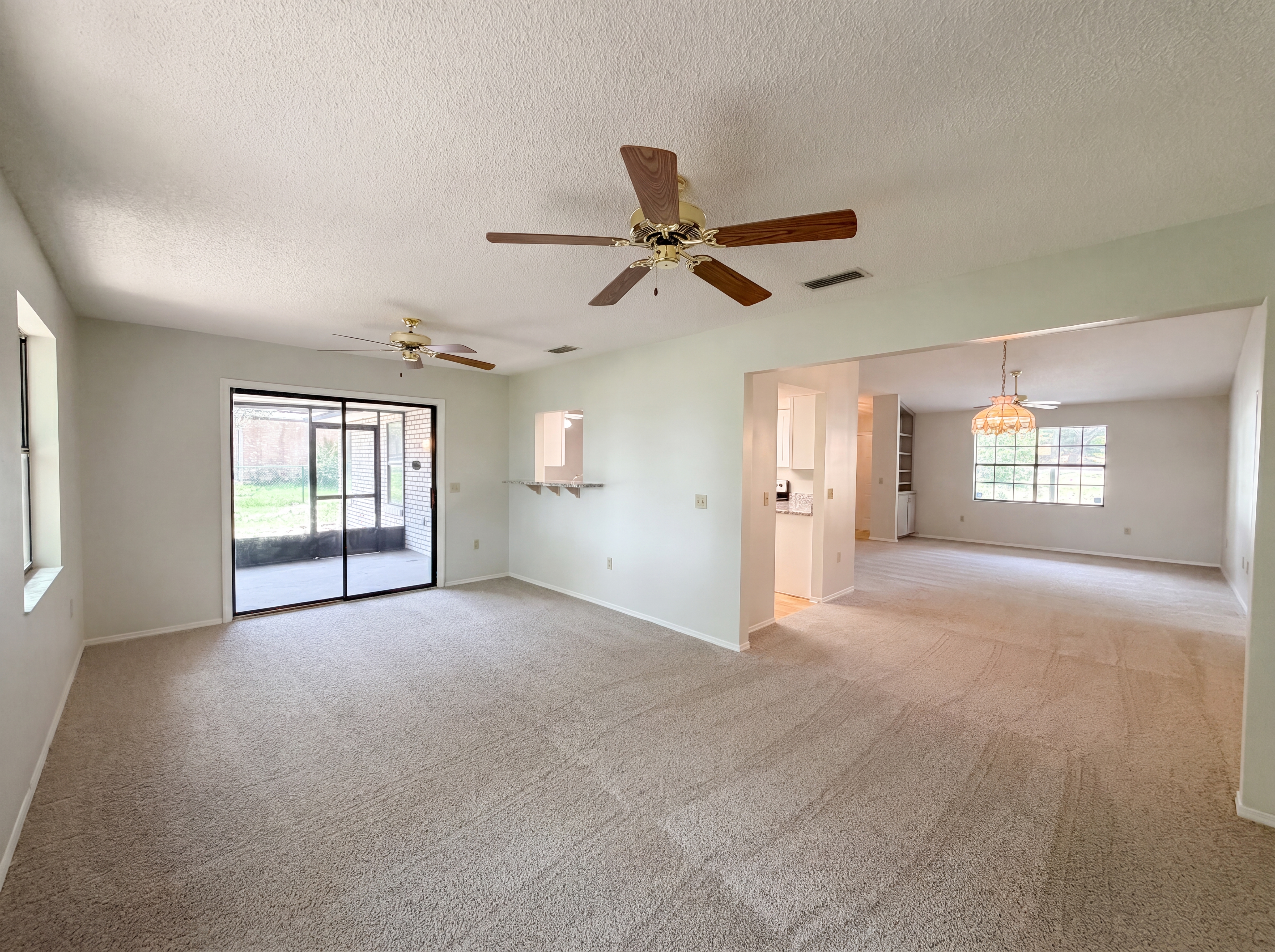 Photo 10 of 21 of 12620 Bay Hill Dr, Grand Island, FL