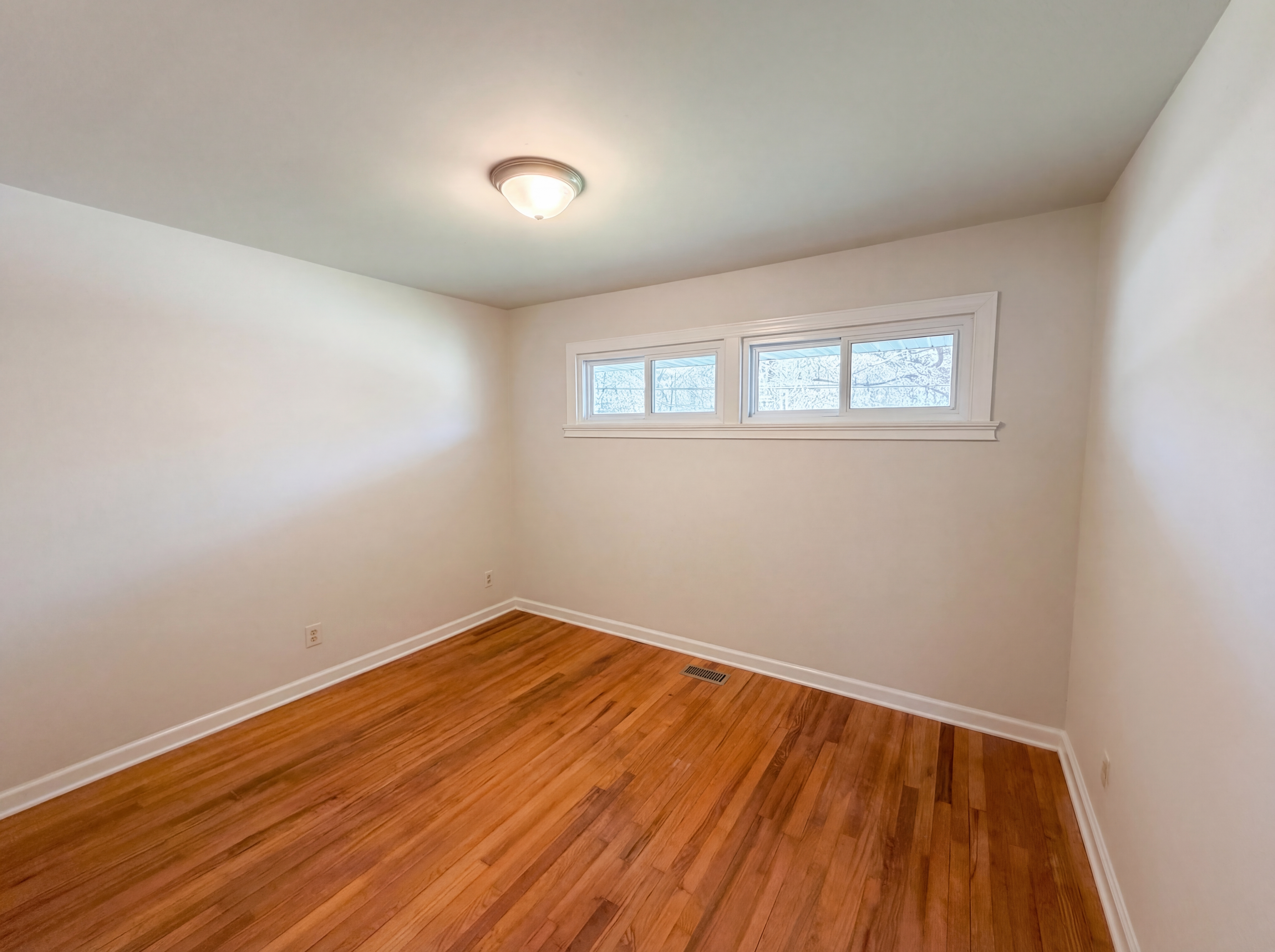 Photo 12 of 16 of 910 Devonport Dr, Raleigh, NC