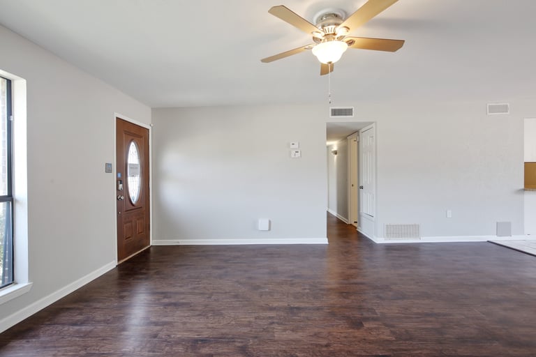Photo 12 of 24 - 6113 Teton Dr, Mesquite, TX 75150