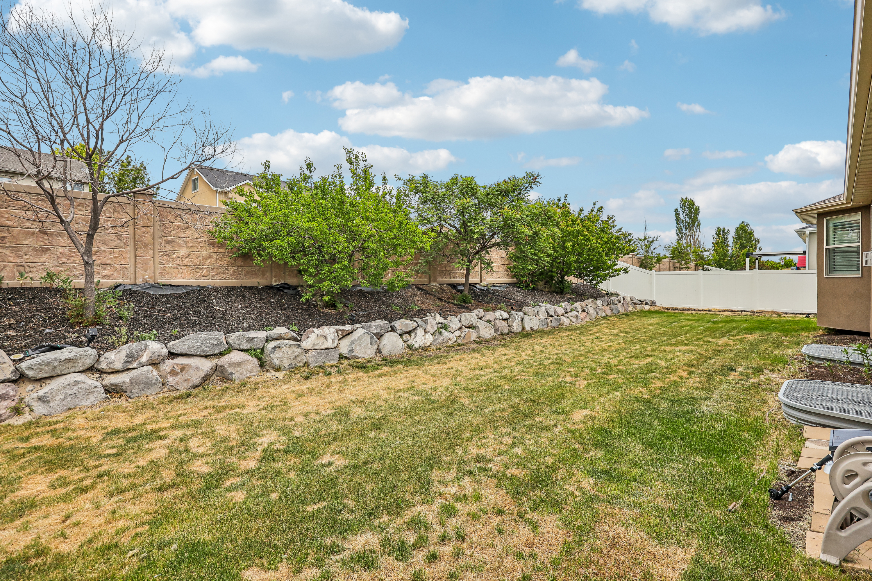 Photo 38 of 41 of 11512 S 4135 W, South Jordan, UT