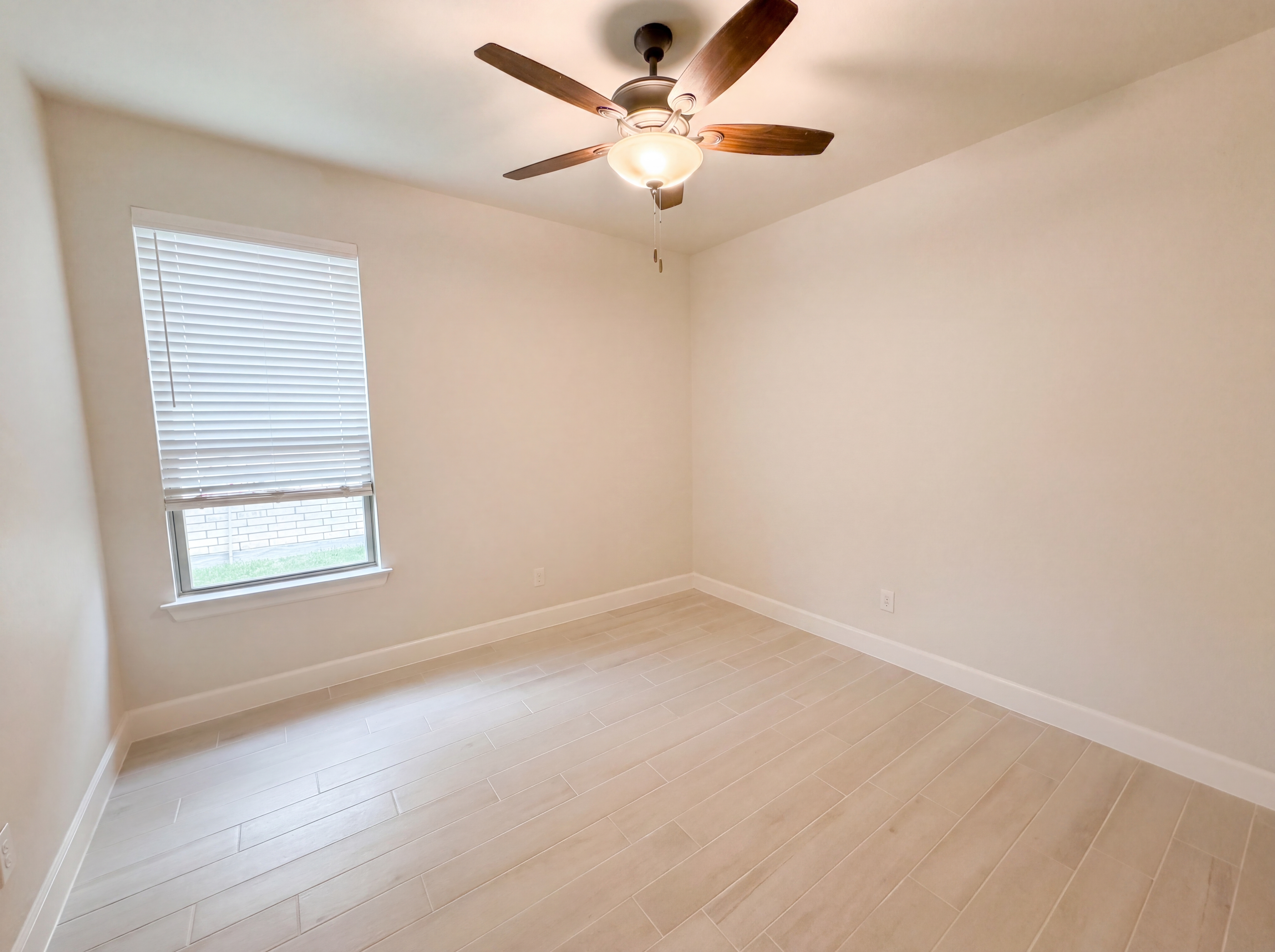 Photo 9 of 19 of 612 Wood Brook Ln, Burleson, TX