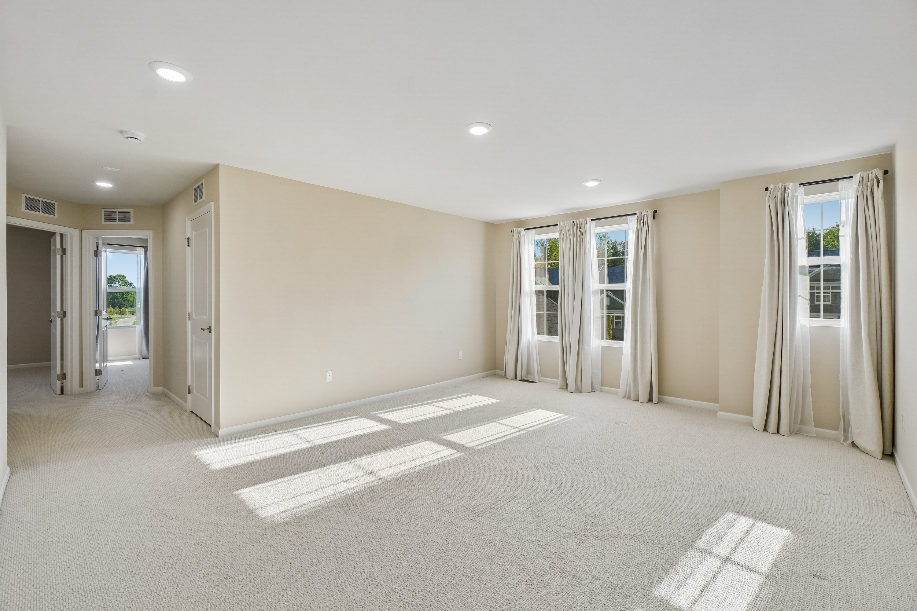 Photo 46 of 61 of 20942 Torbay Dr, Northville, MI