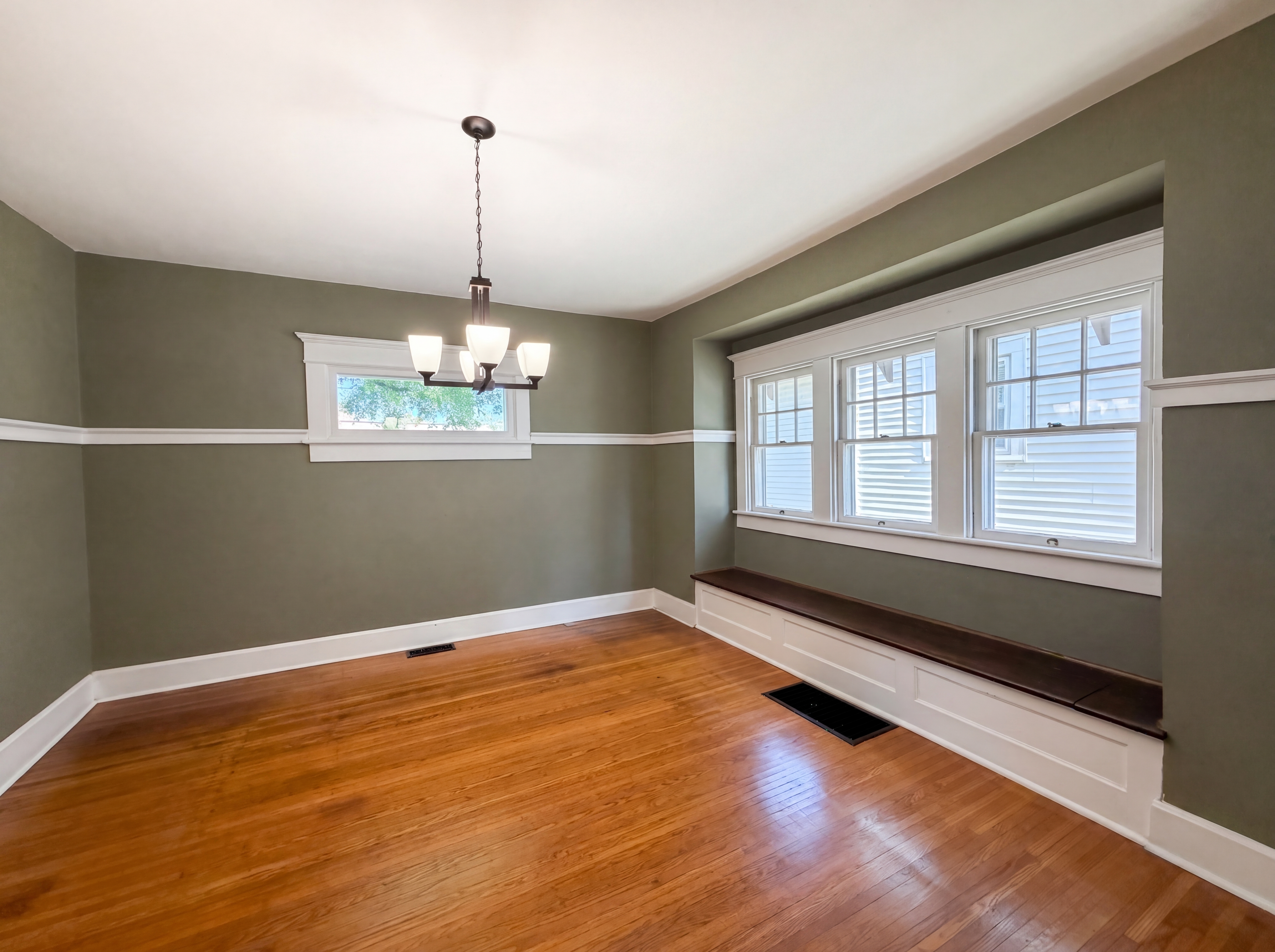 Photo 6 of 23 of 524 N Riley Ave, Indianapolis, IN