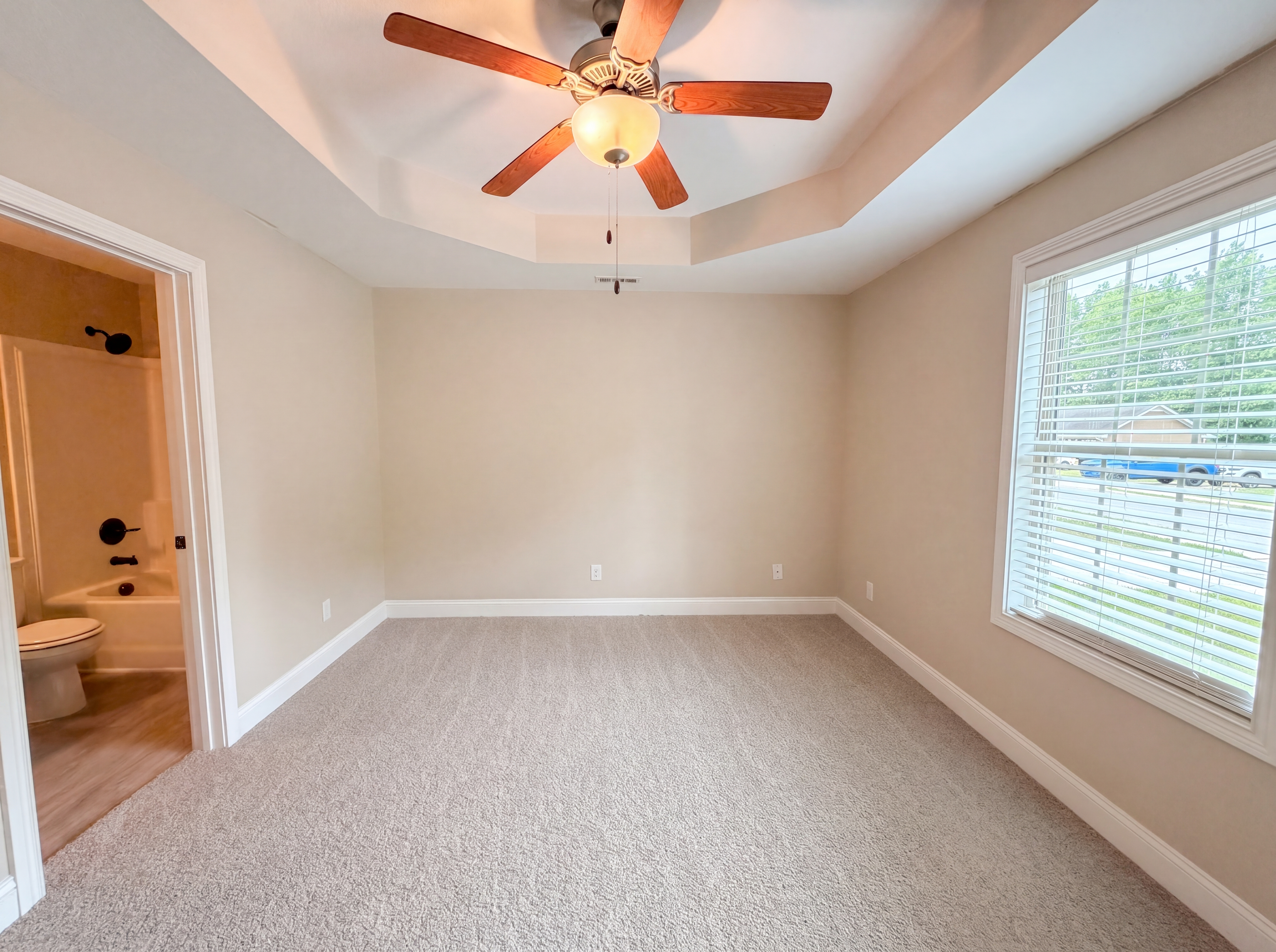Photo 4 of 19 of 741 Inver Ln, Clarksville, TN