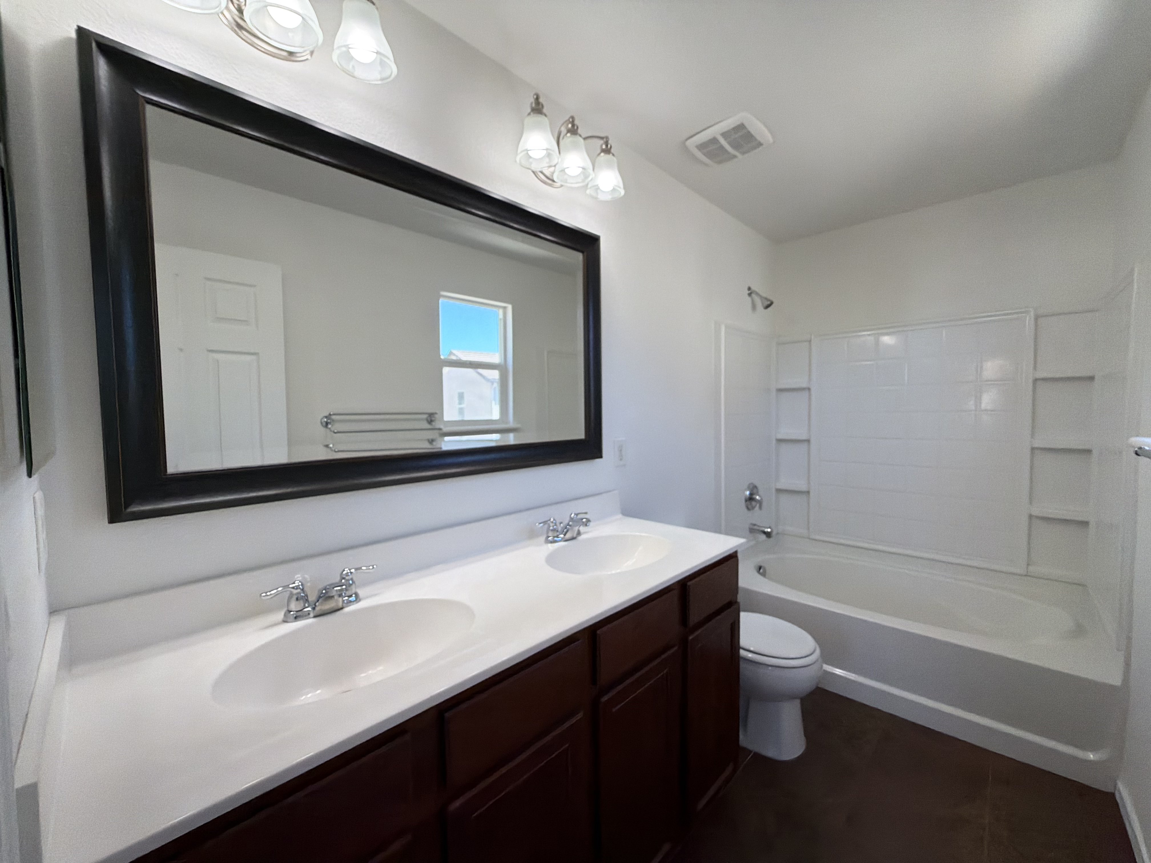 Photo 9 of 18 of 8260 Red Rock Dr, Sacramento, CA