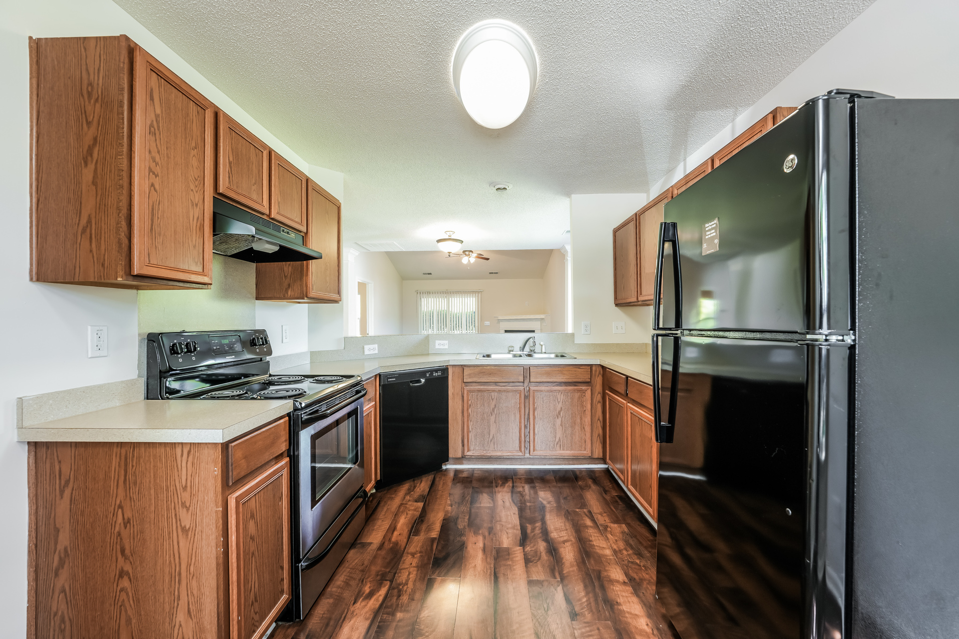Photo 2 of 21 of 1296 River Rock Rd, Hanahan, SC