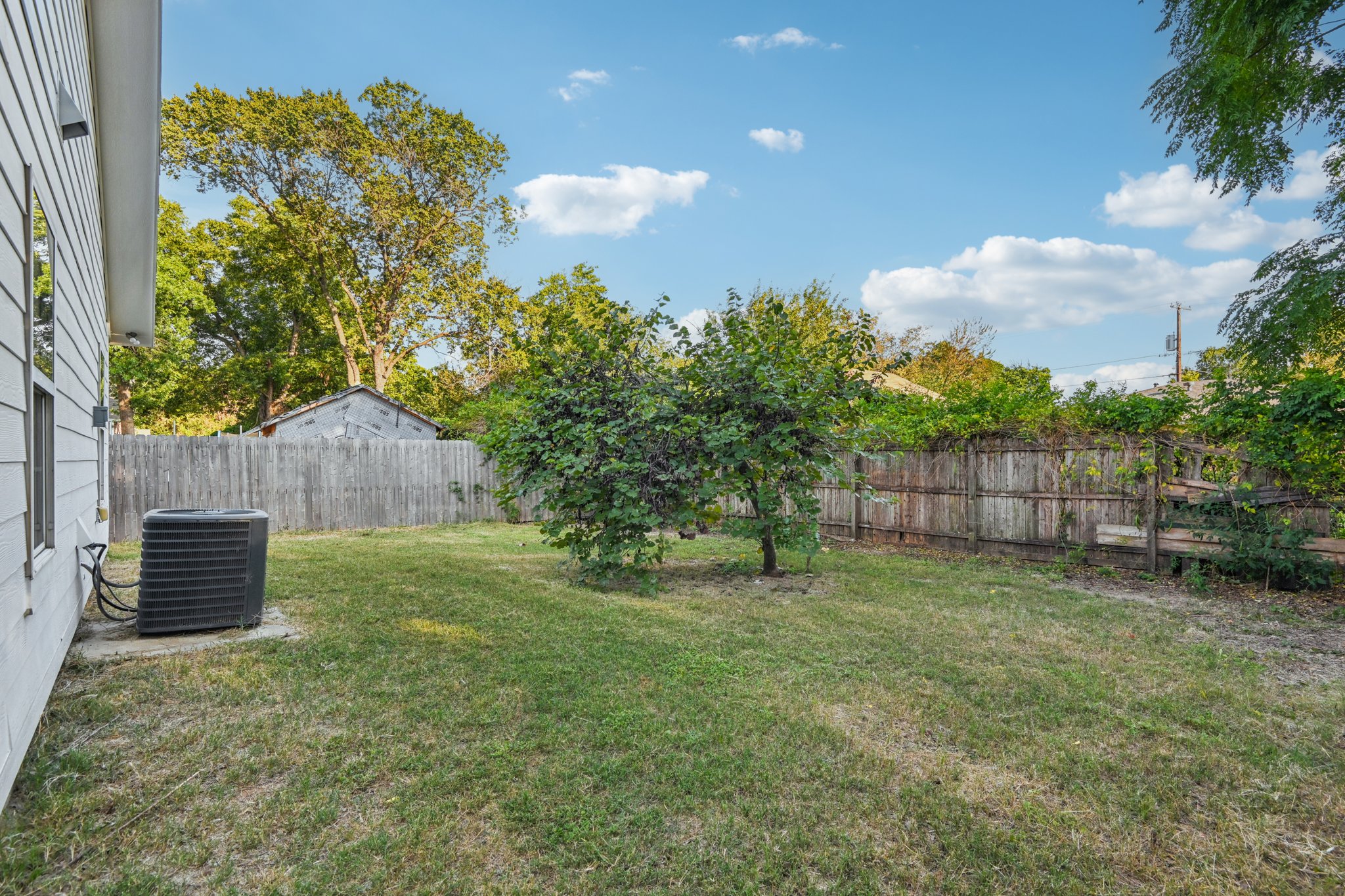 Photo 37 of 38 of 2714 Silkwood St, Dallas, TX