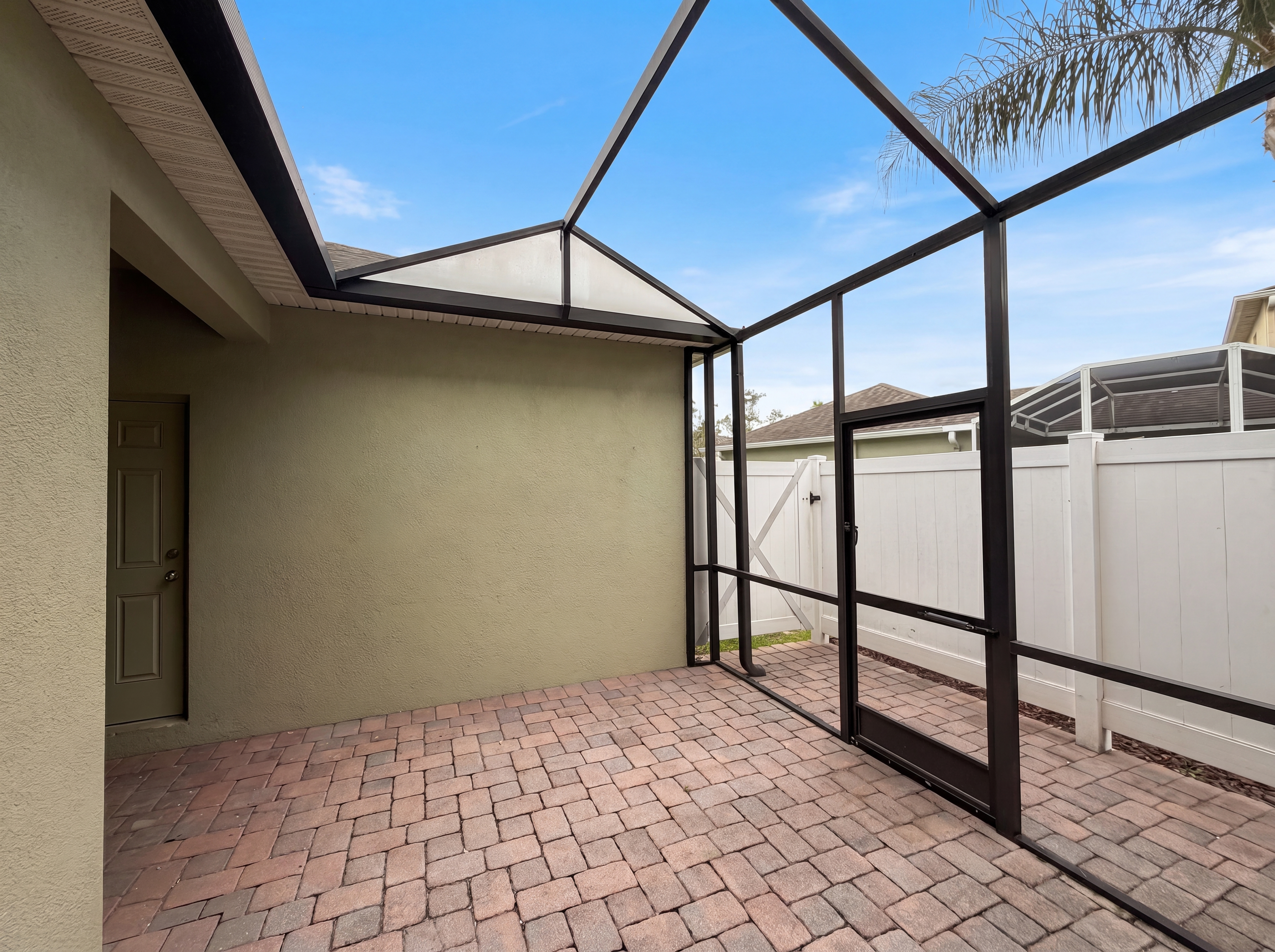 Photo 5 of 26 of 1308 Seburn Rd, Apopka, FL