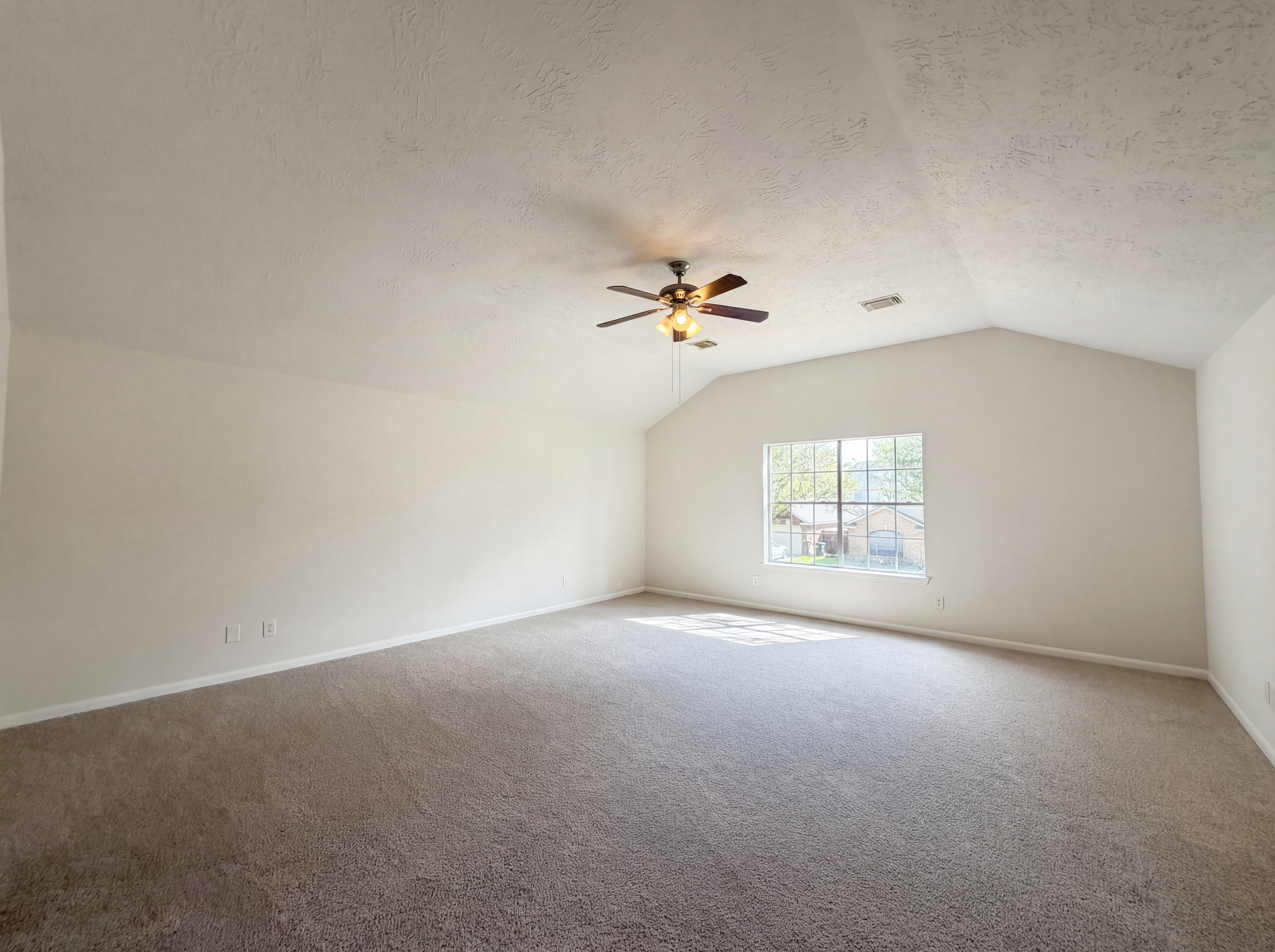 Photo 14 of 22 of 6831 Stratford Park Dr, Houston, TX