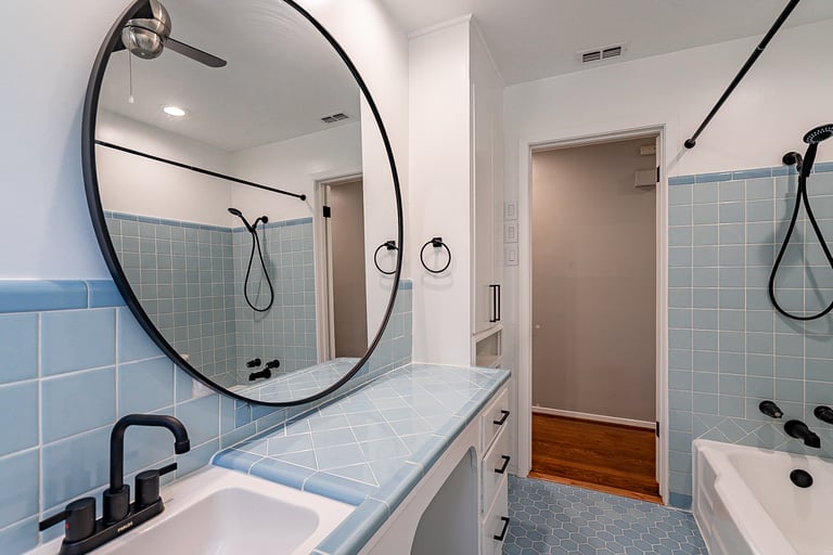 Photo 18 of 29 - 10183 Baronne Cir, Dallas, TX 75218