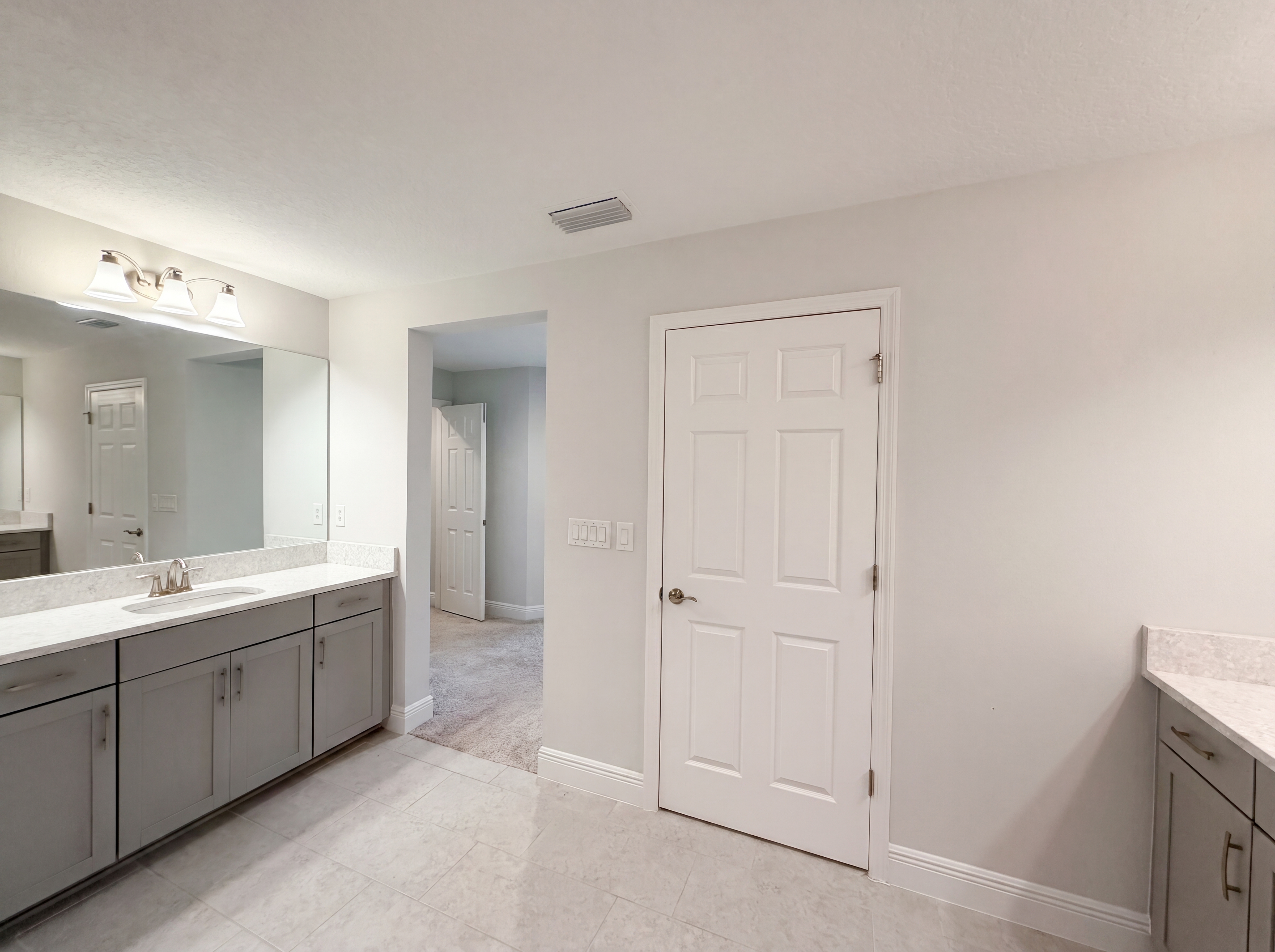 Photo 13 of 25 of 13176 Twin Bridges Dr, Riverview, FL