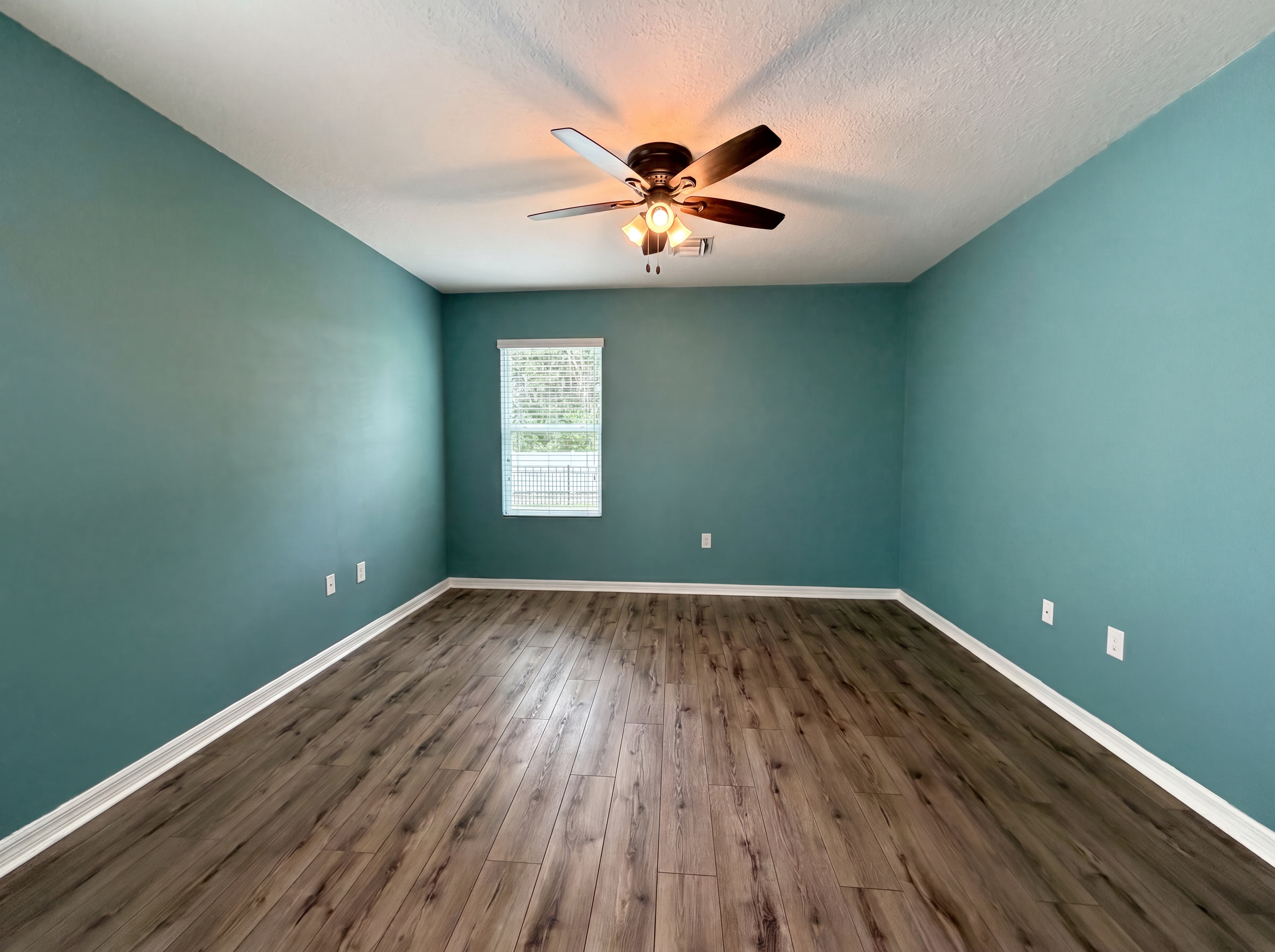 Photo 17 of 25 of 5805 71st St E, Palmetto, FL