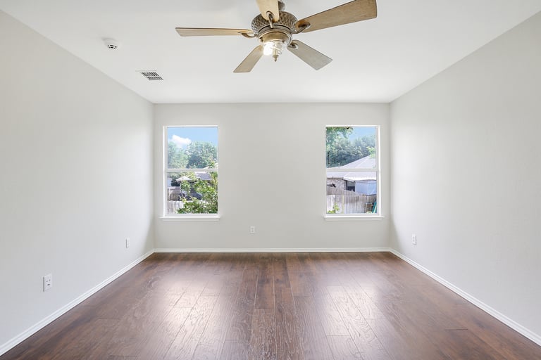 Photo 22 of 27 - 923 Silver Streak Dr, Saginaw, TX 76131