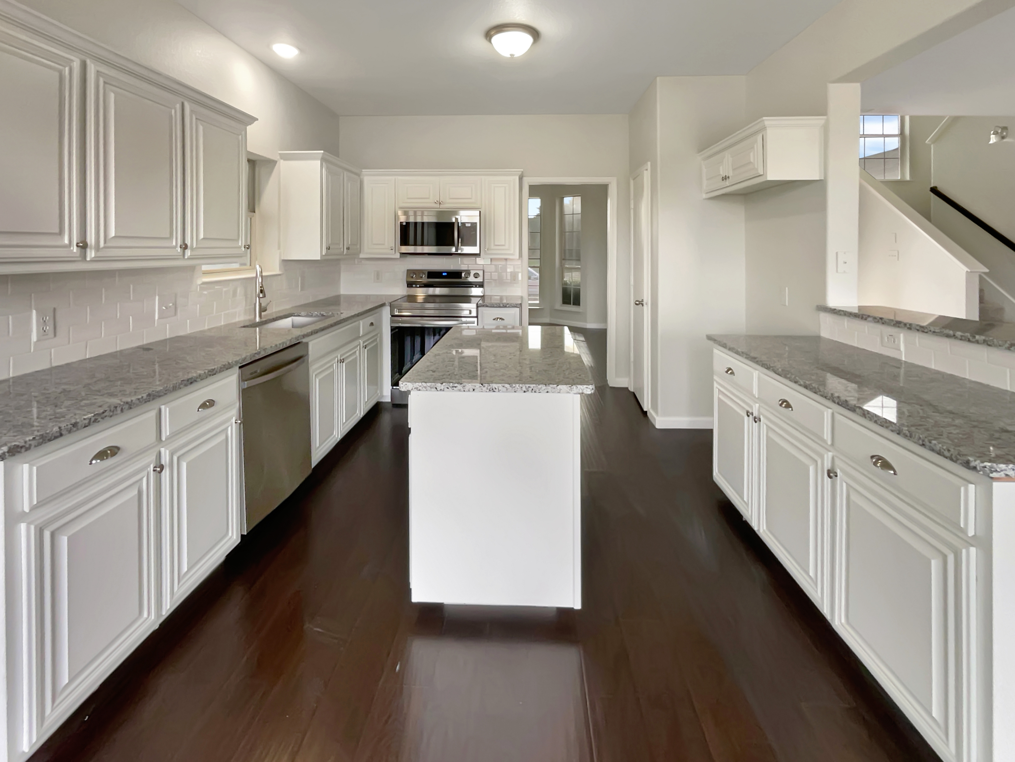 Photo 2 of 22 of 1649 Silverstone Dr, Weatherford, TX