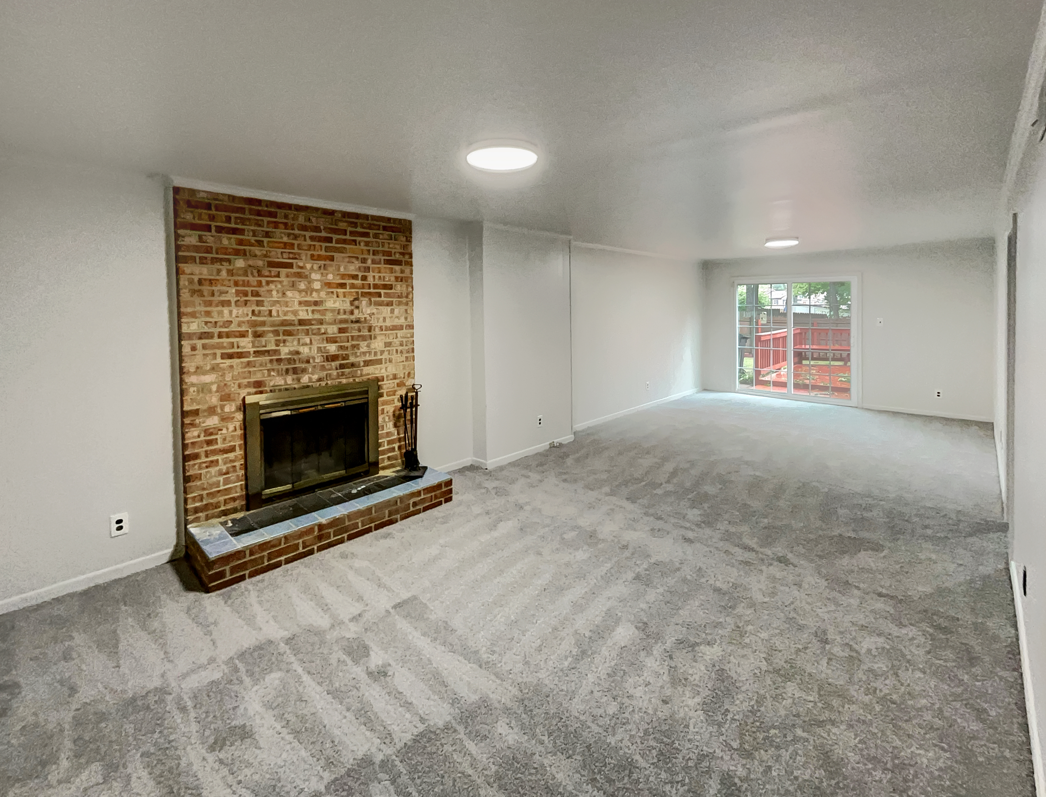 Photo 4 of 22 of 14849 Leicester Ct, Centreville, VA