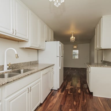 Property photo 2 of 1107 E Joliet St
