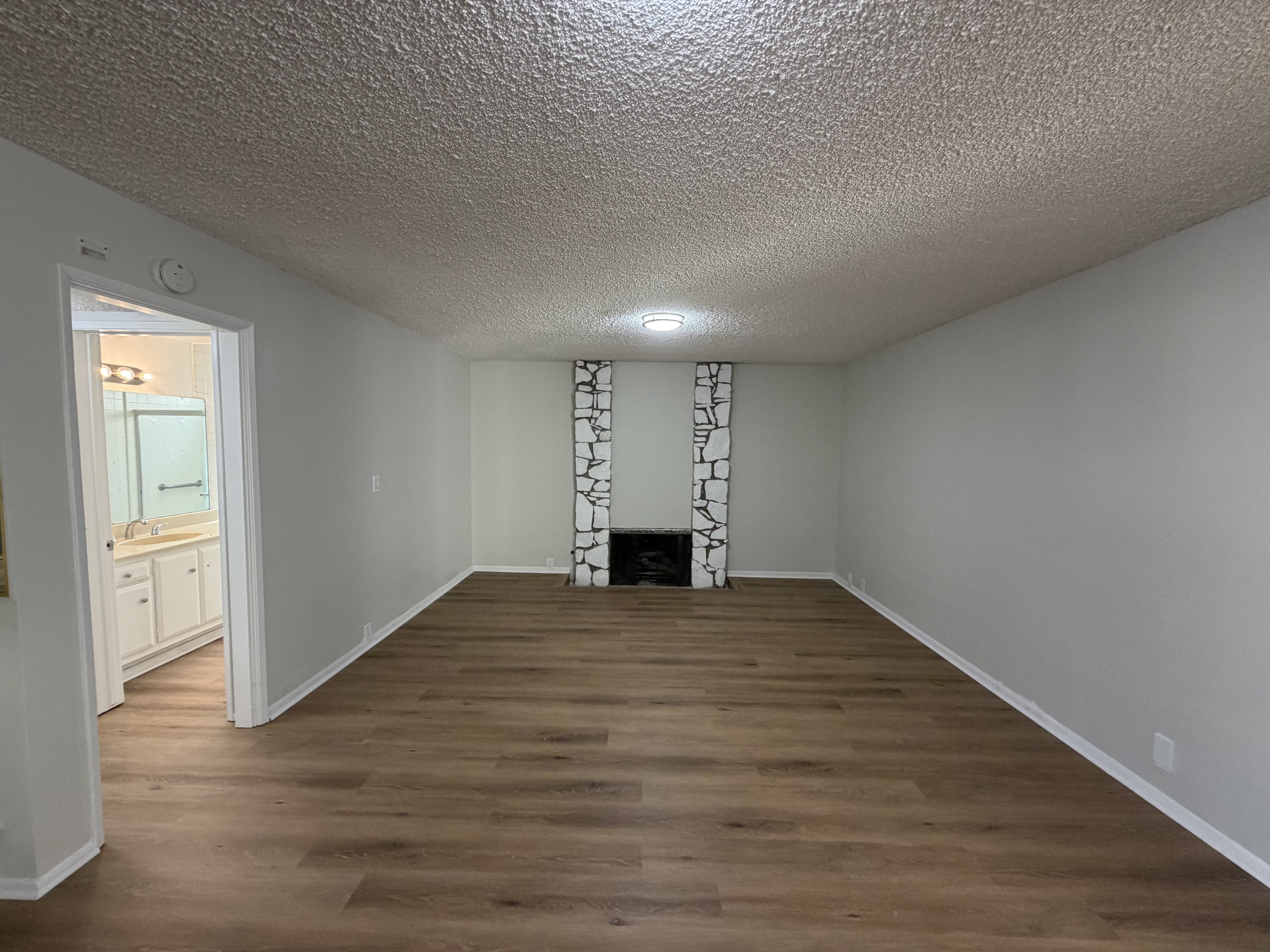 Photo 3 of 29 of 8452 Hazelwood Cir, Westminster, CA