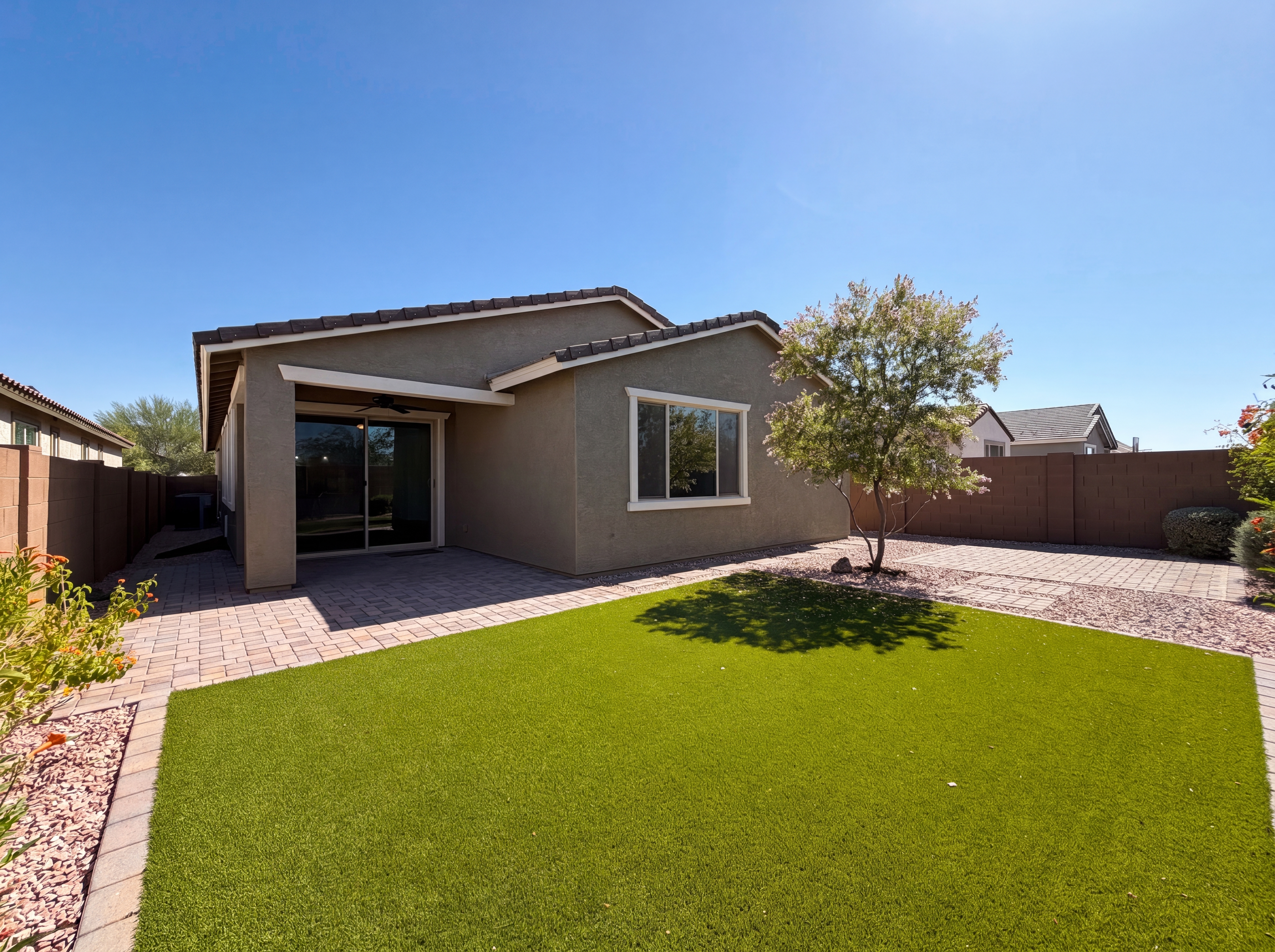 Photo 5 of 31 of 1224 E Glass Ln, Phoenix, AZ