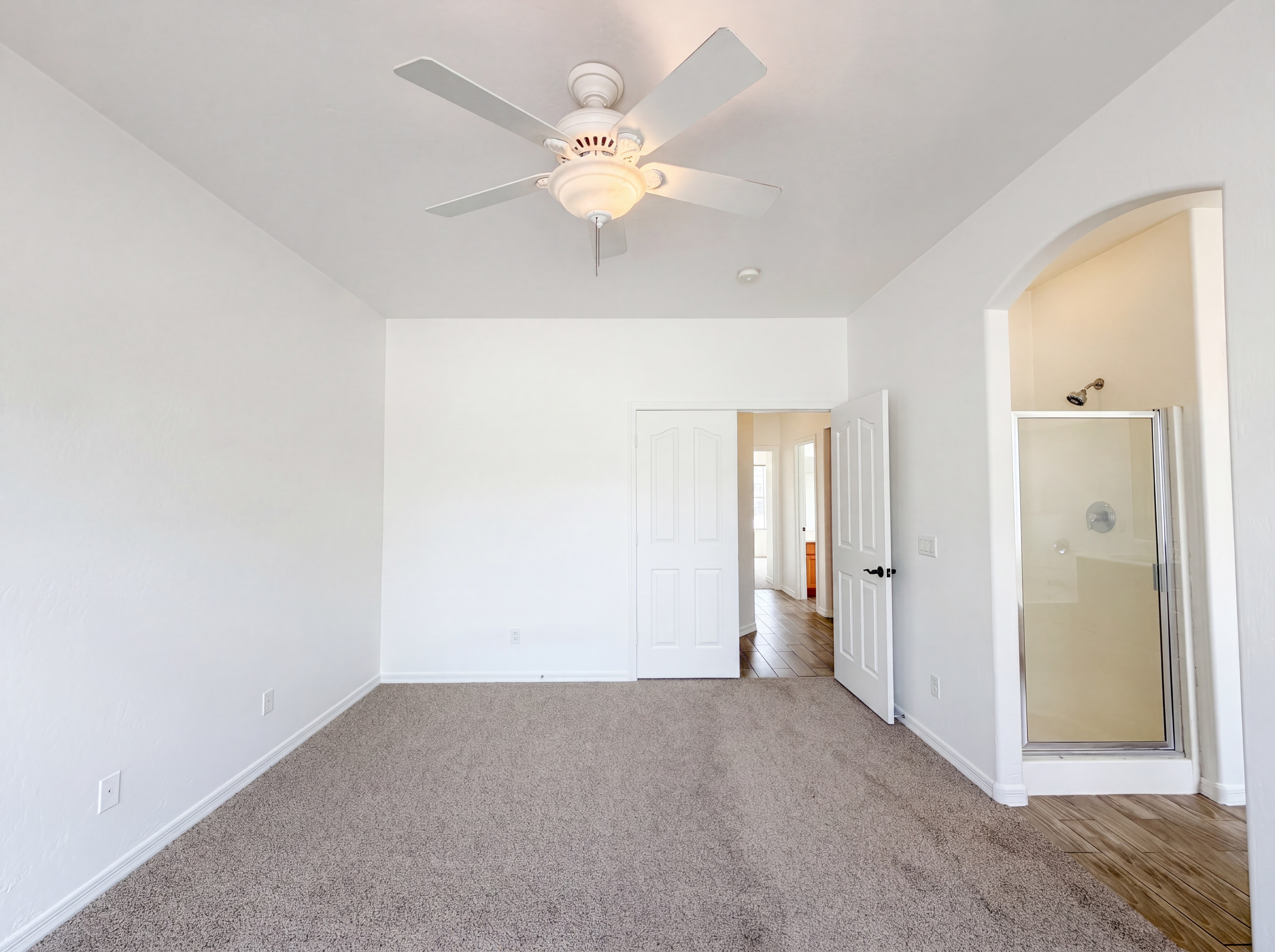 Photo 4 of 22 of 606 W Beautiful Ln, Phoenix, AZ