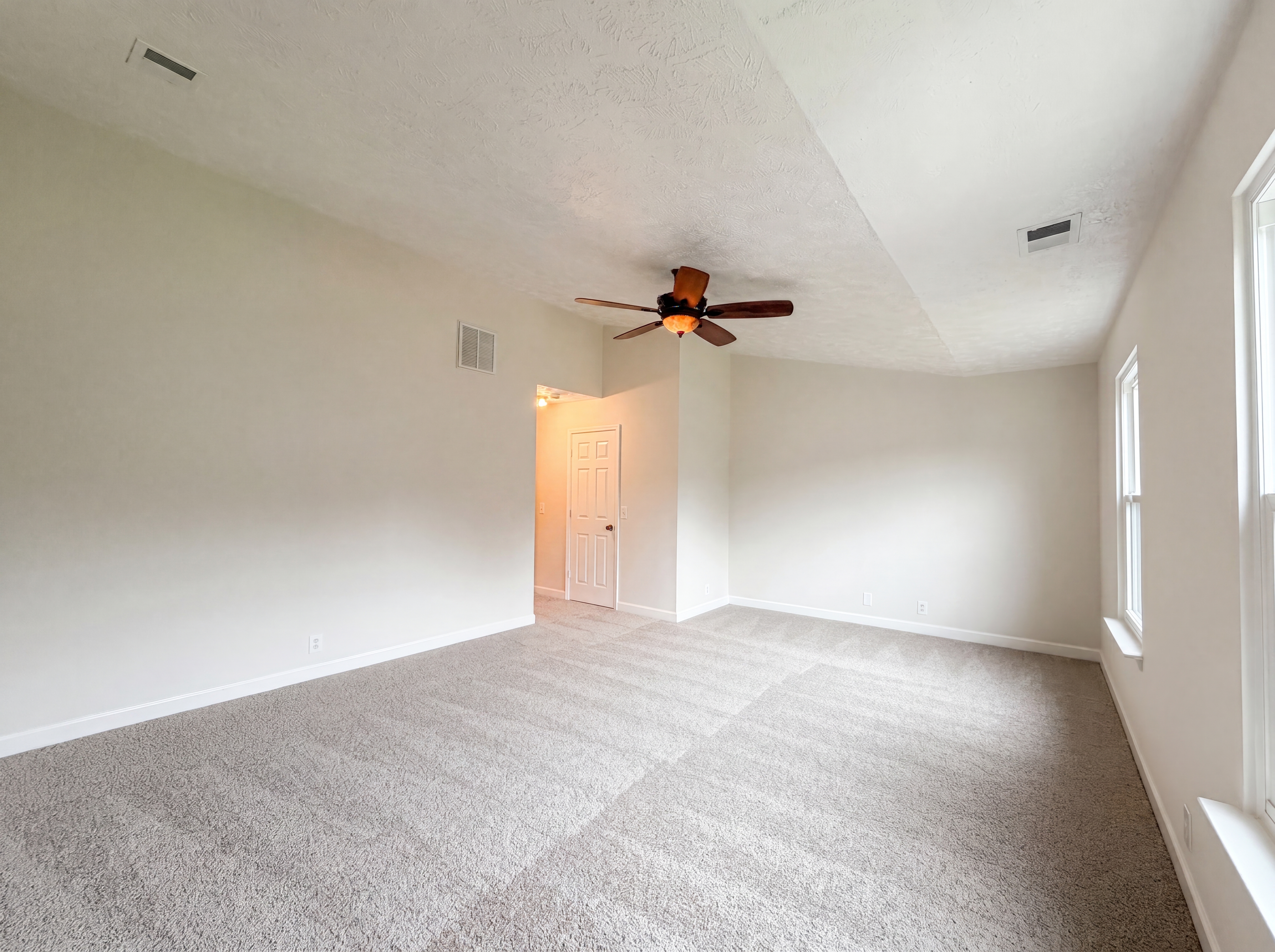 Photo 19 of 25 of 1223 California Dr, Murfreesboro, TN