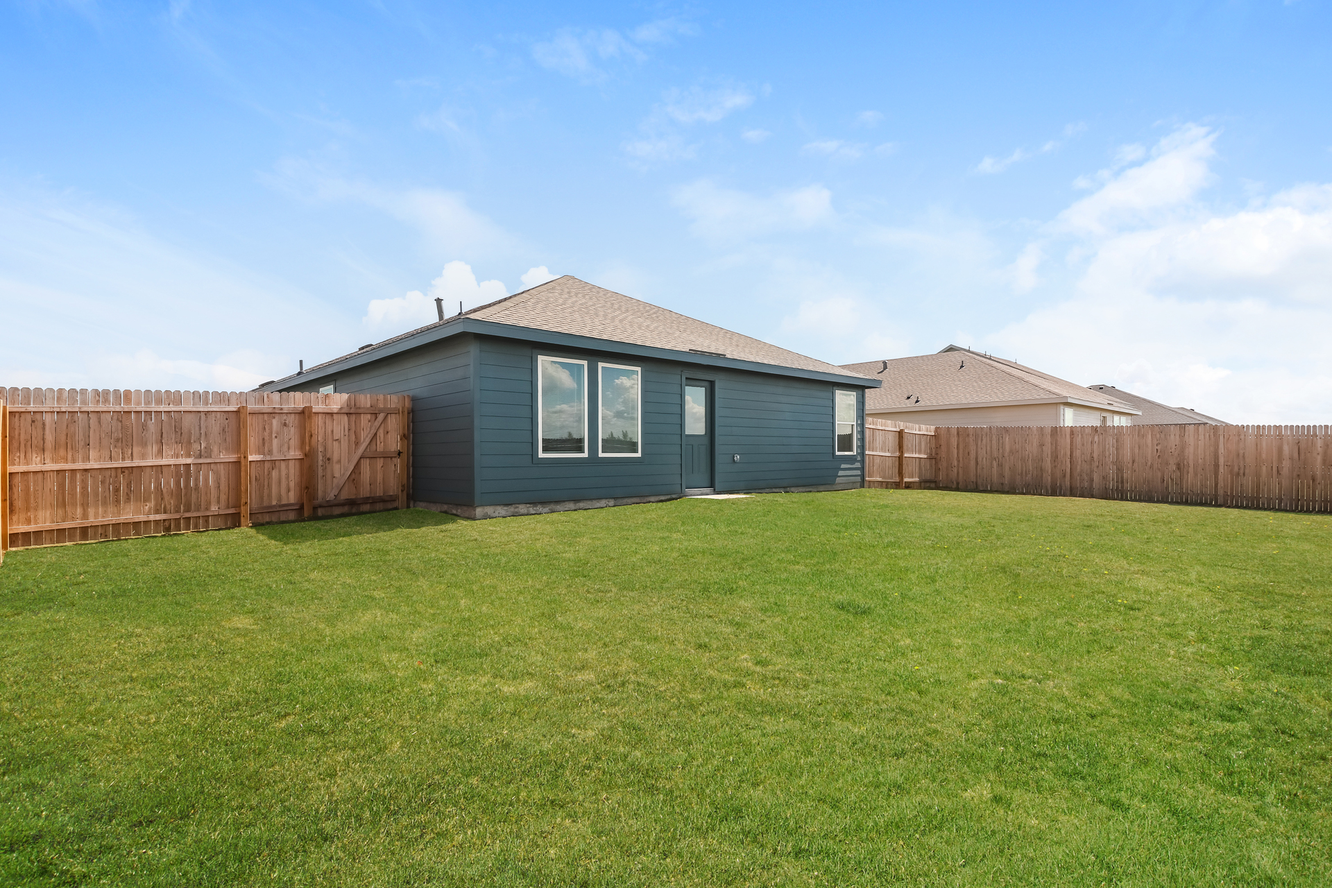 Photo 25 of 27 of 109 Meadowbrook Dr, Odem, TX