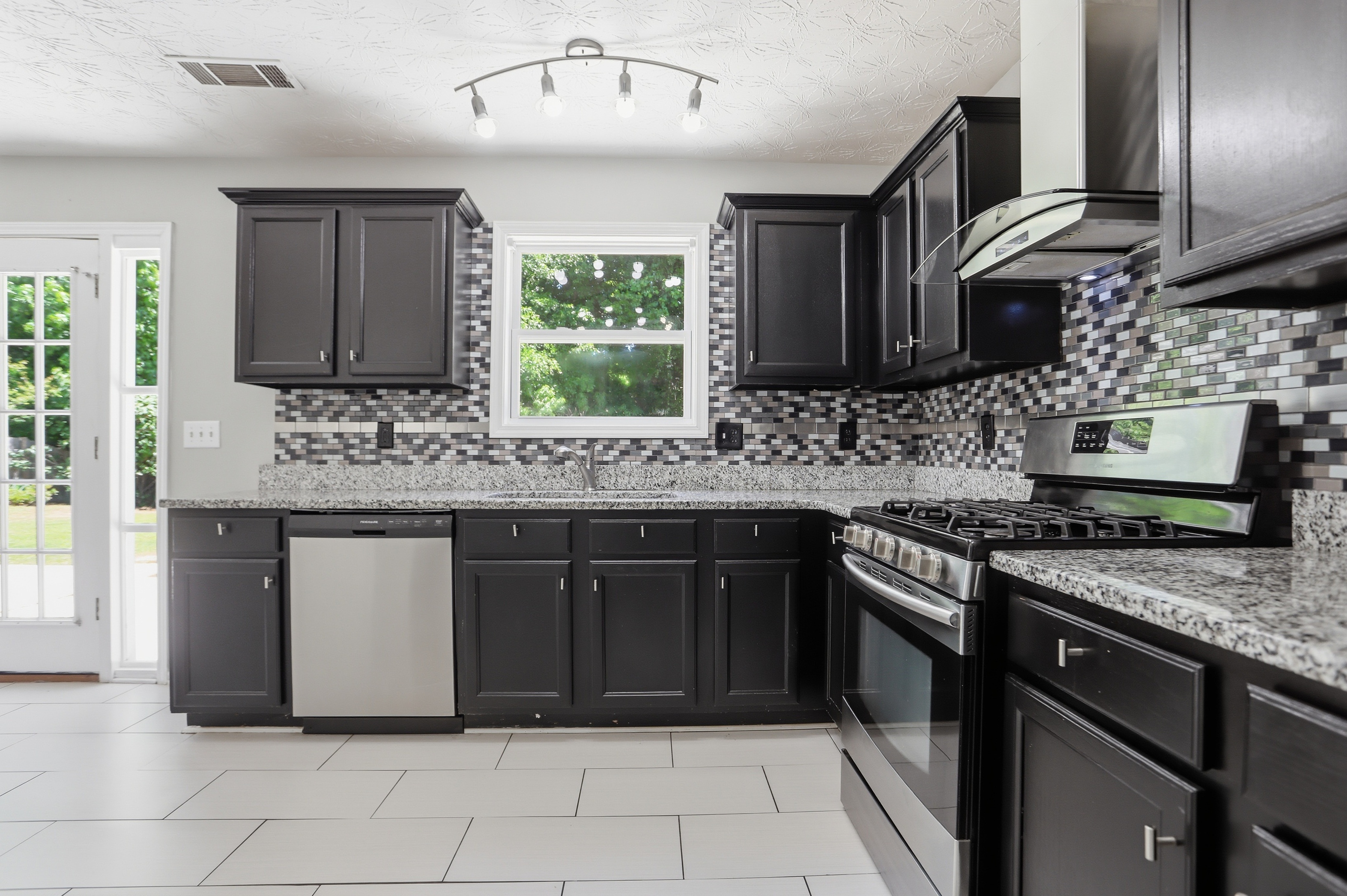 Photo 13 of 36 of 1241 Pine Acre Dr, Sugar Hill, GA