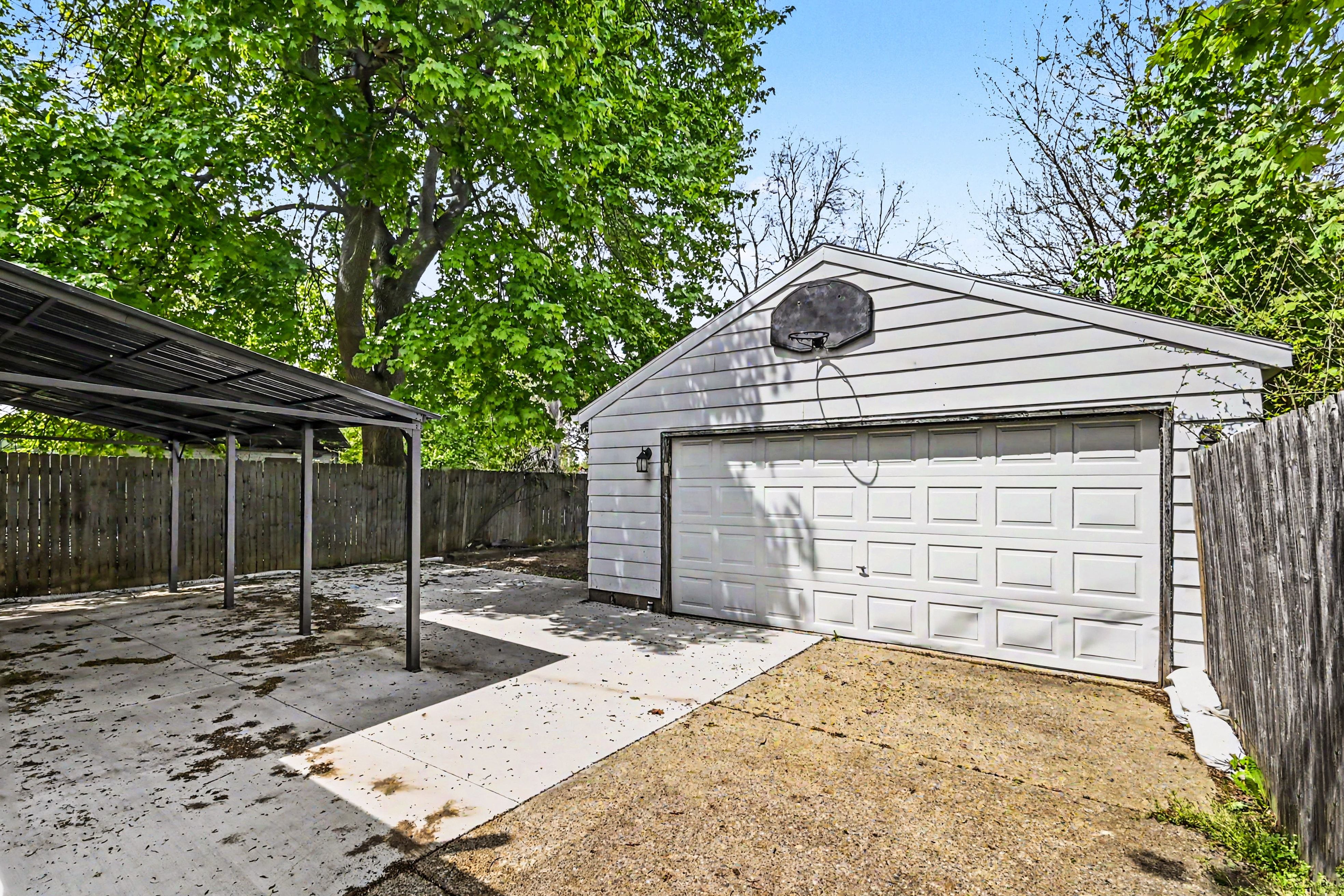 Photo 7 of 20 of 502 Carrier St, Lansing, MI