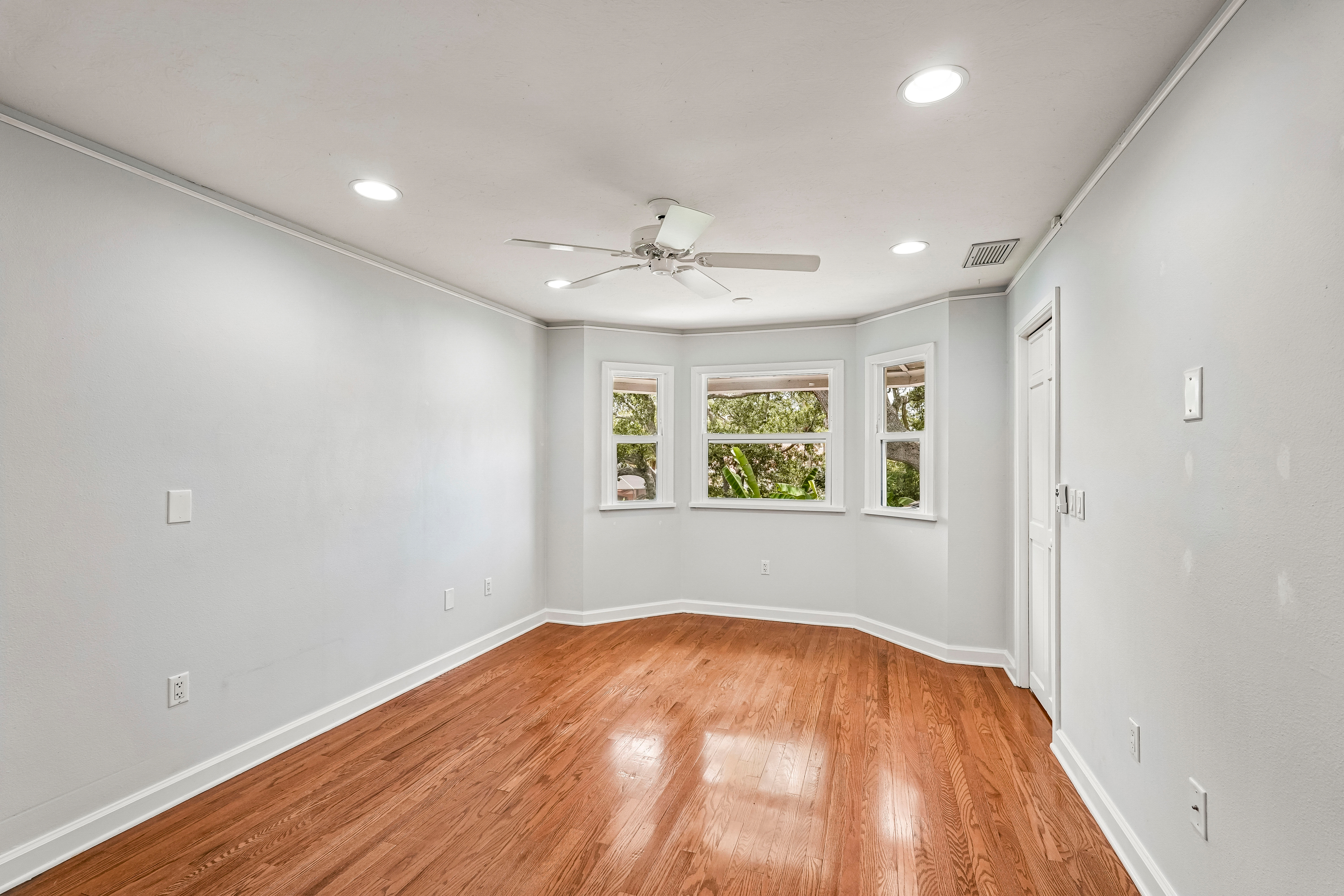 Photo 15 of 68 of 1675 Landings Ln, Sarasota, FL