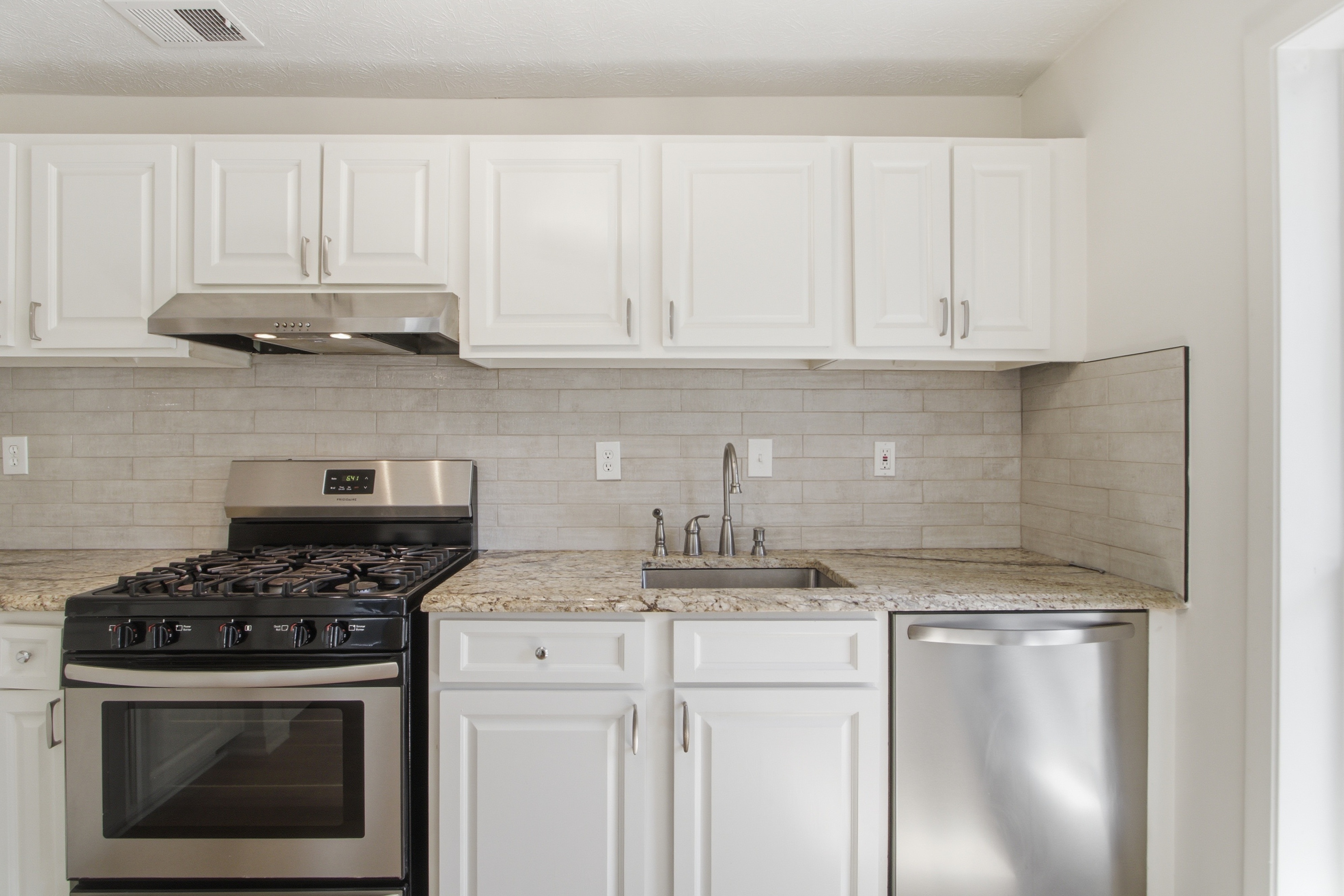 Photo 10 of 19 of 1107 Wynnes Ridge Cir SE, Marietta, GA