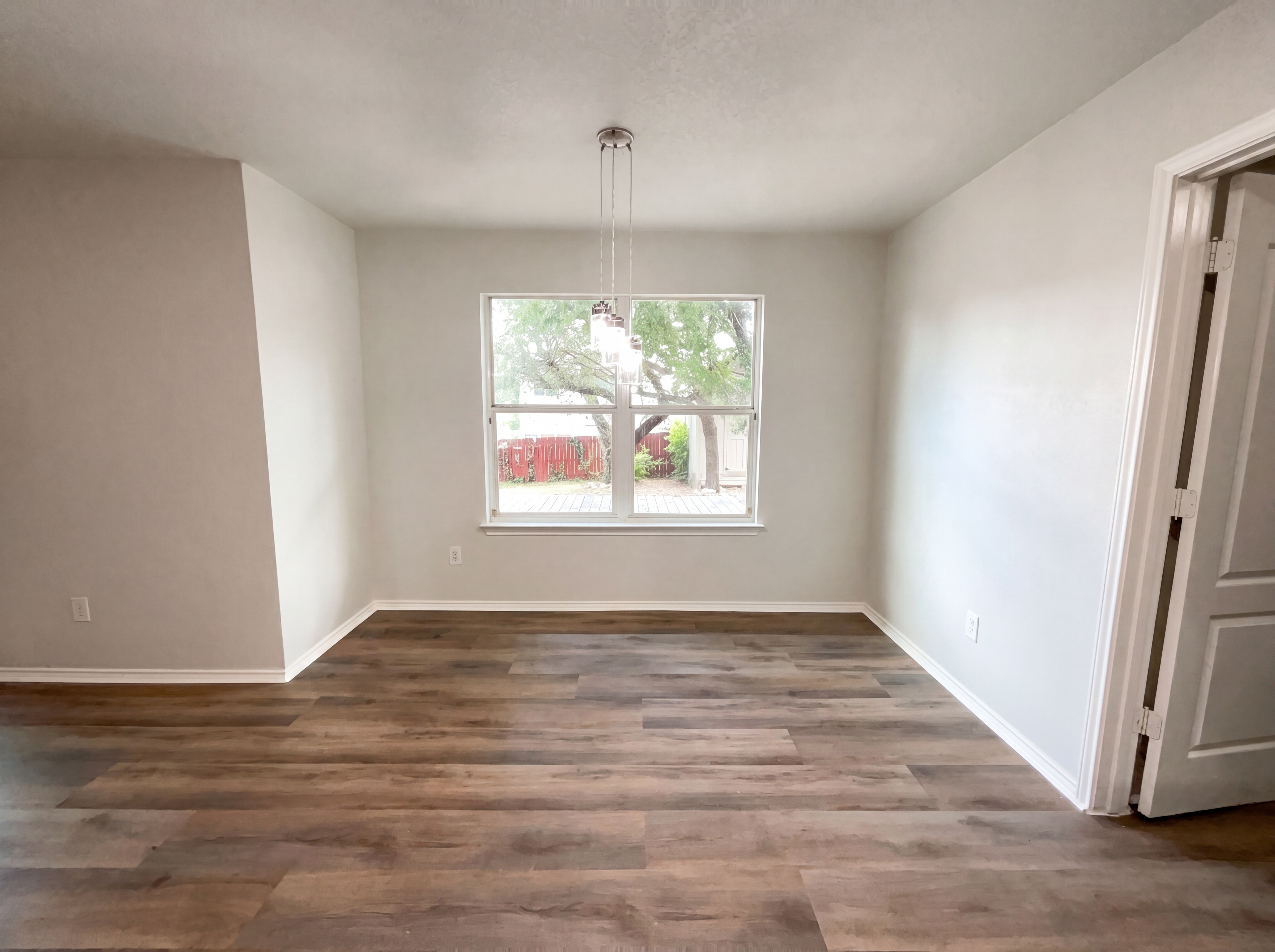 Photo 6 of 21 of 11010 Vollmer Ln, San Antonio, TX